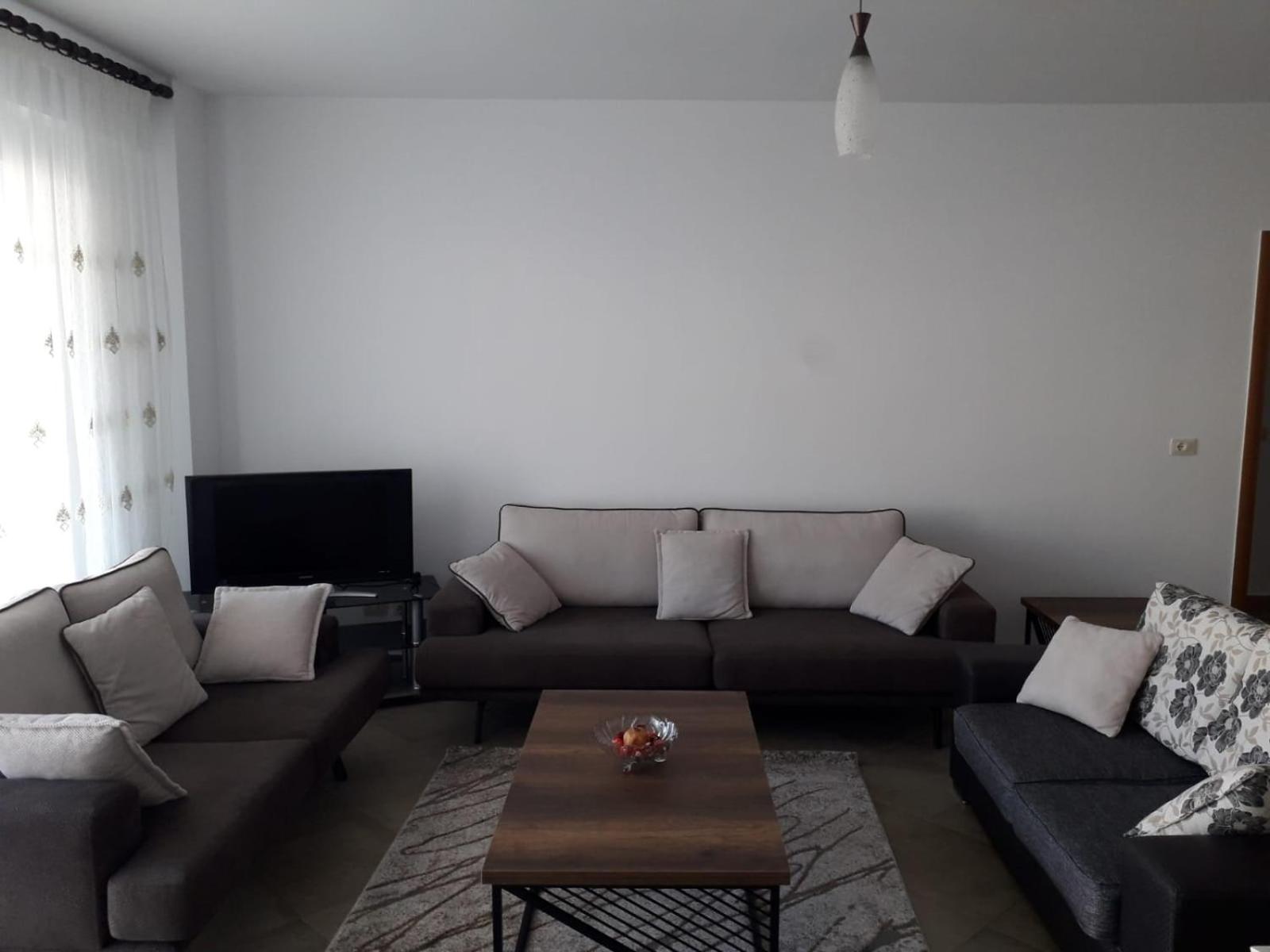 Center-sea view apartament,Sarande