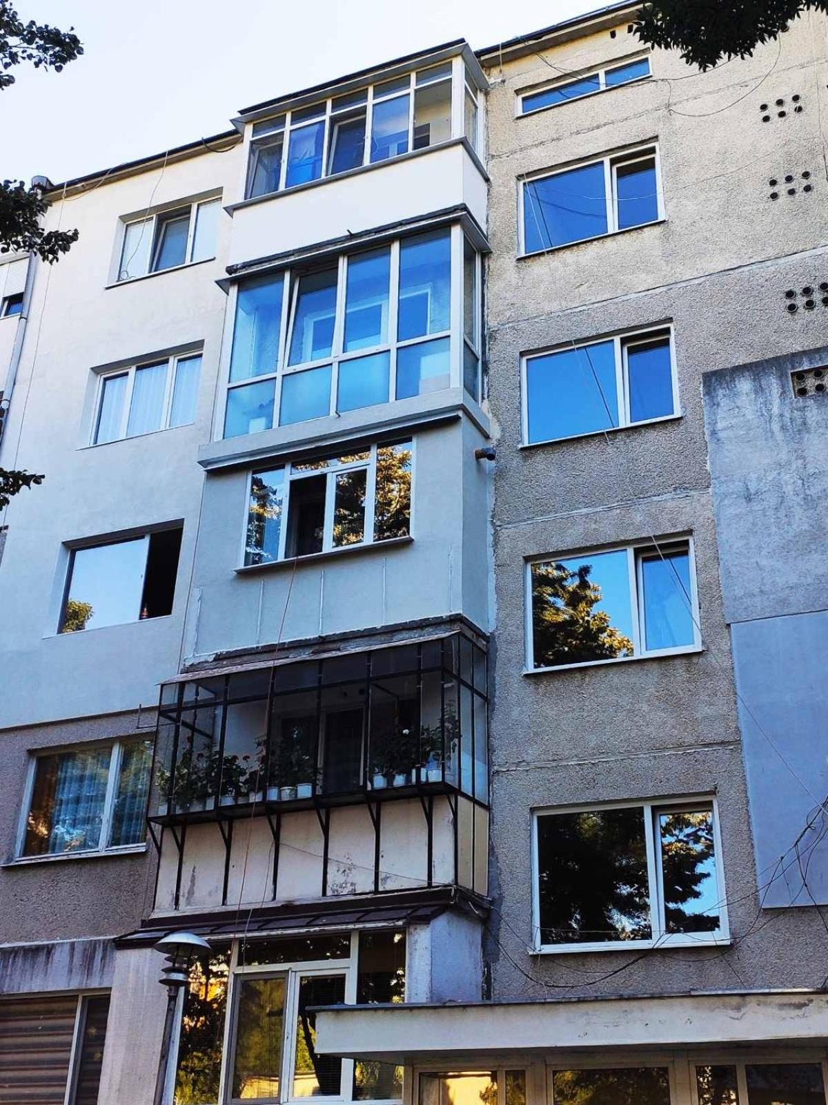 Lidda Apartment in residential area