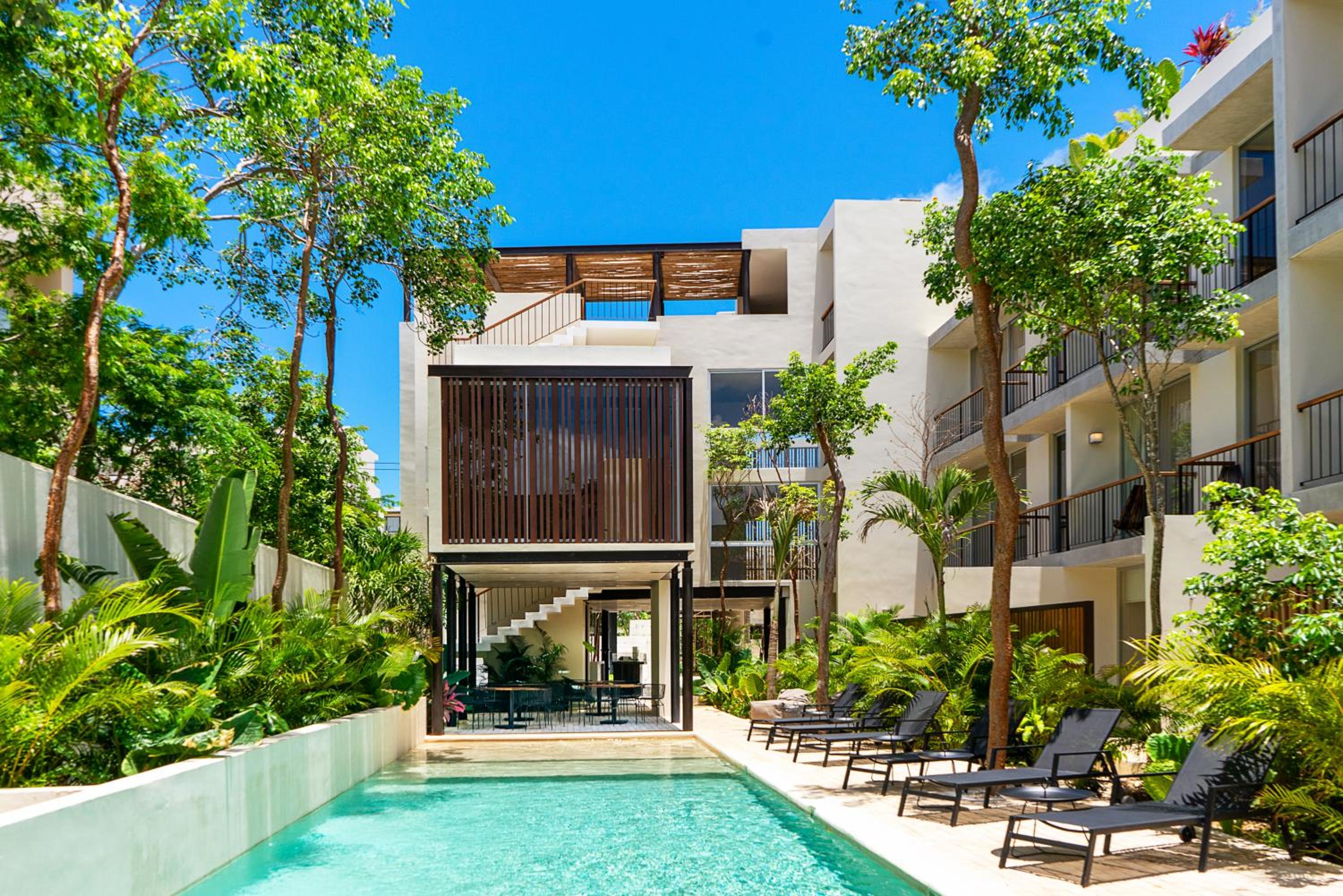 Private Studio wTerrace & Direct Pool Access A104 view 4