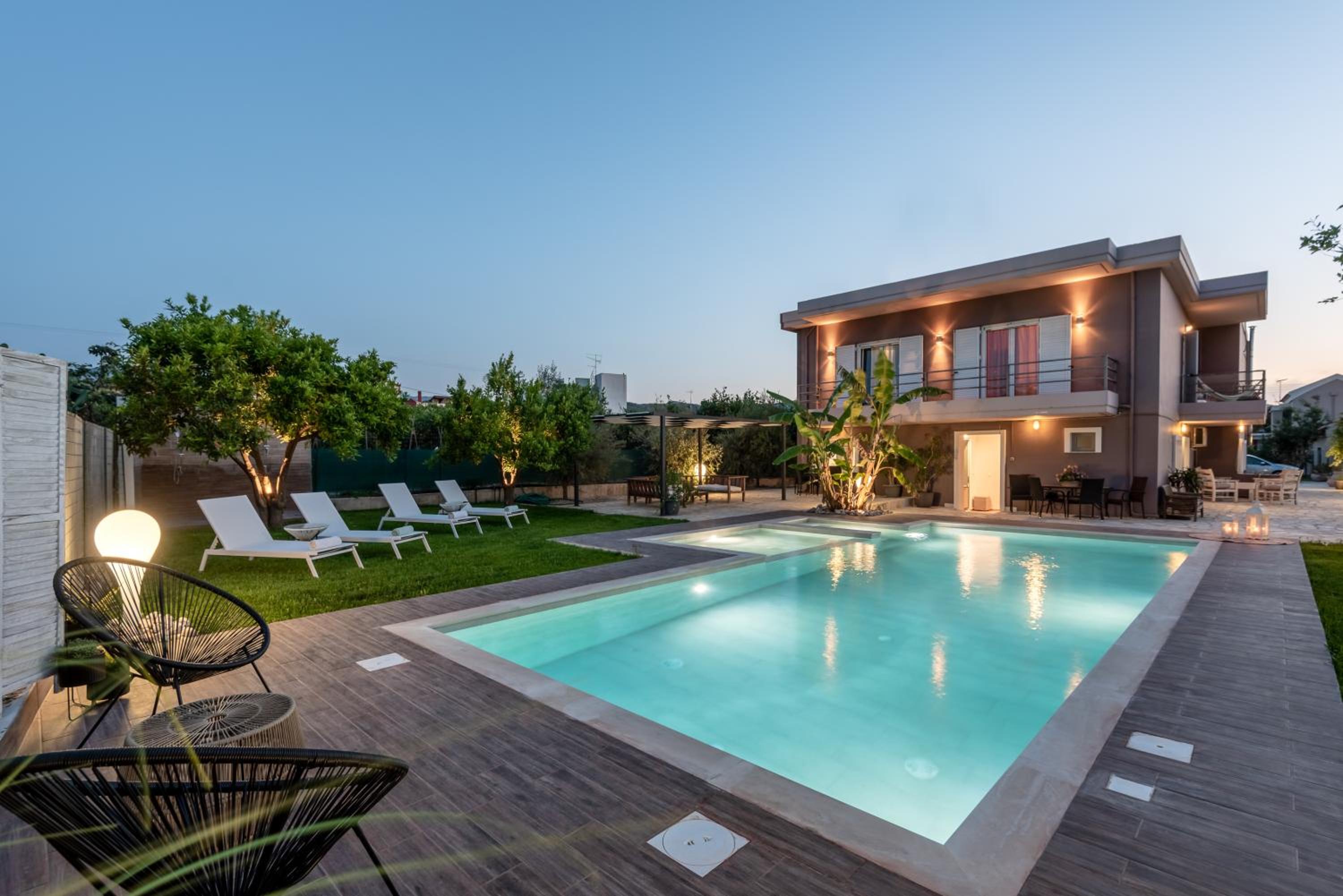 Elenas Home - Dream & Love apts w Private pool view 3