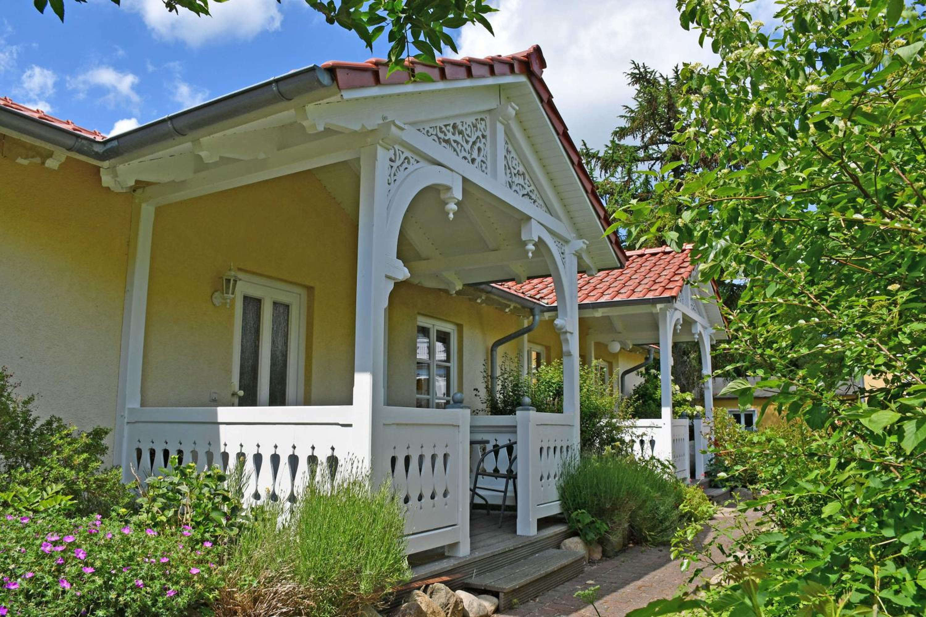 DEB 043 Ferienwohnungen im Ostseebad Göhren Landhaus