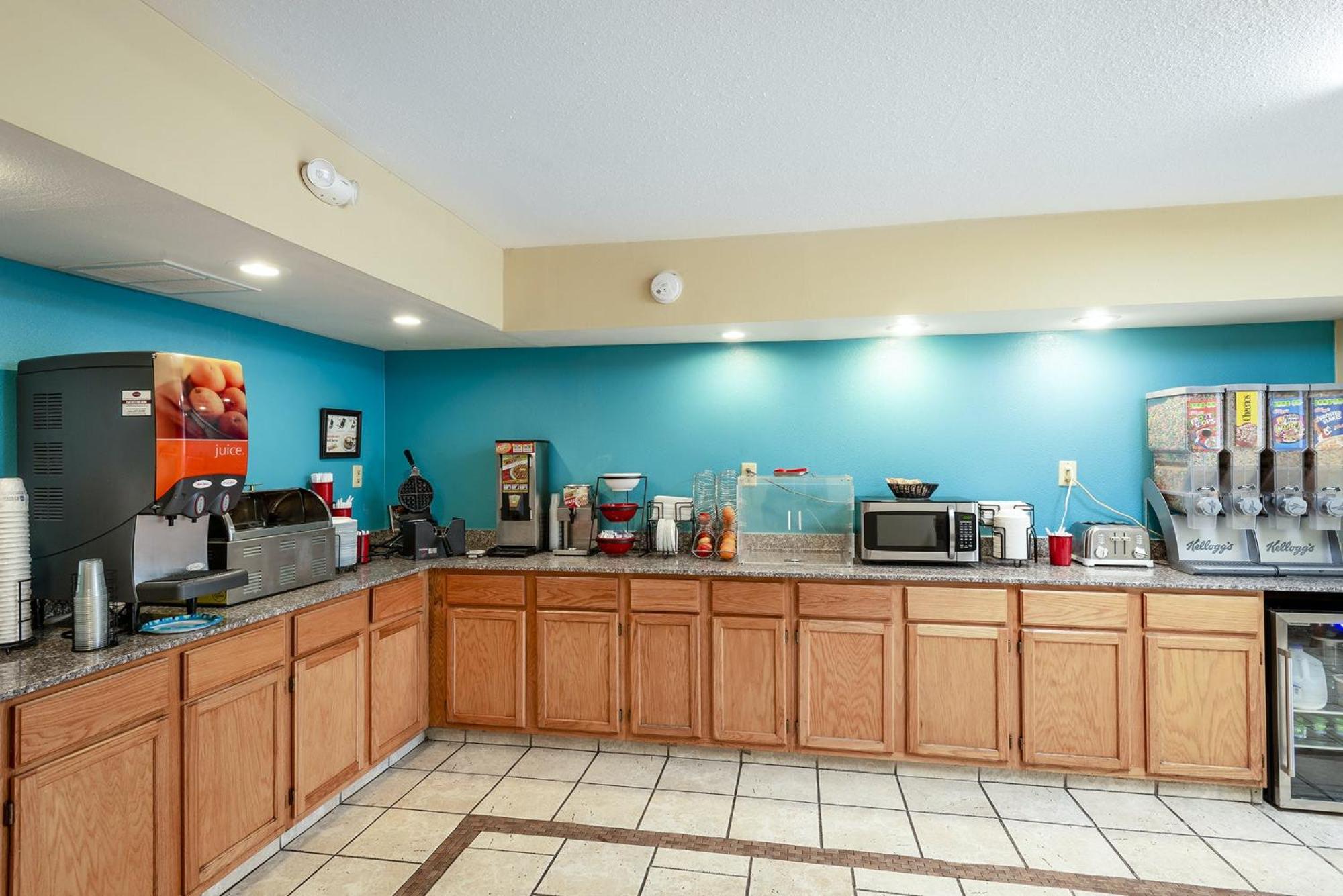 Salina Vacations - Marifah Inn Salina - Property Image 17