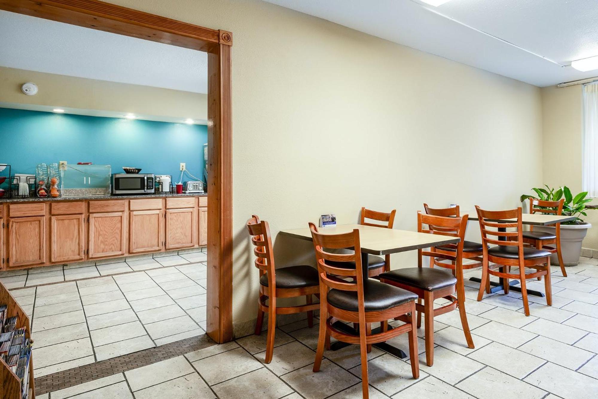 Salina Vacations - Marifah Inn Salina - Property Image 16