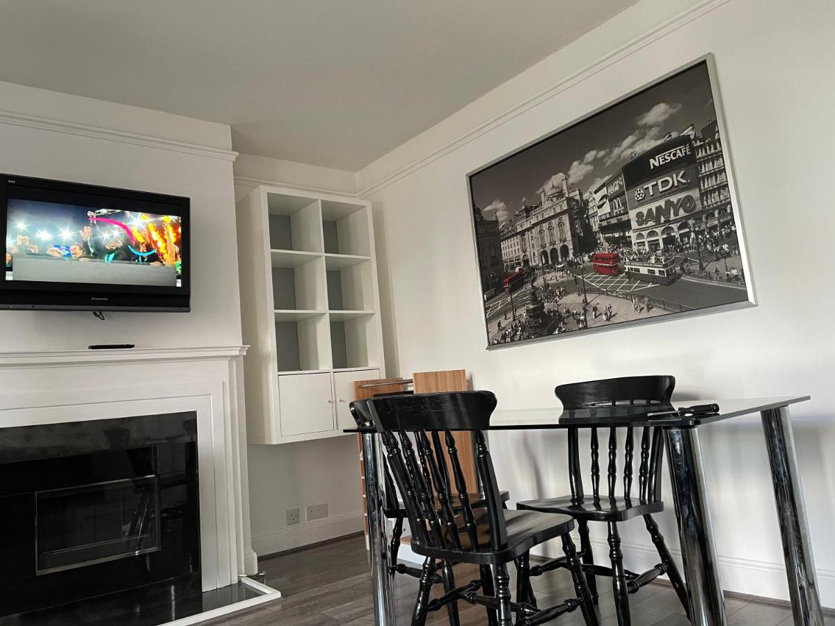 Bright and spacious 2 bedroom apartment view 2