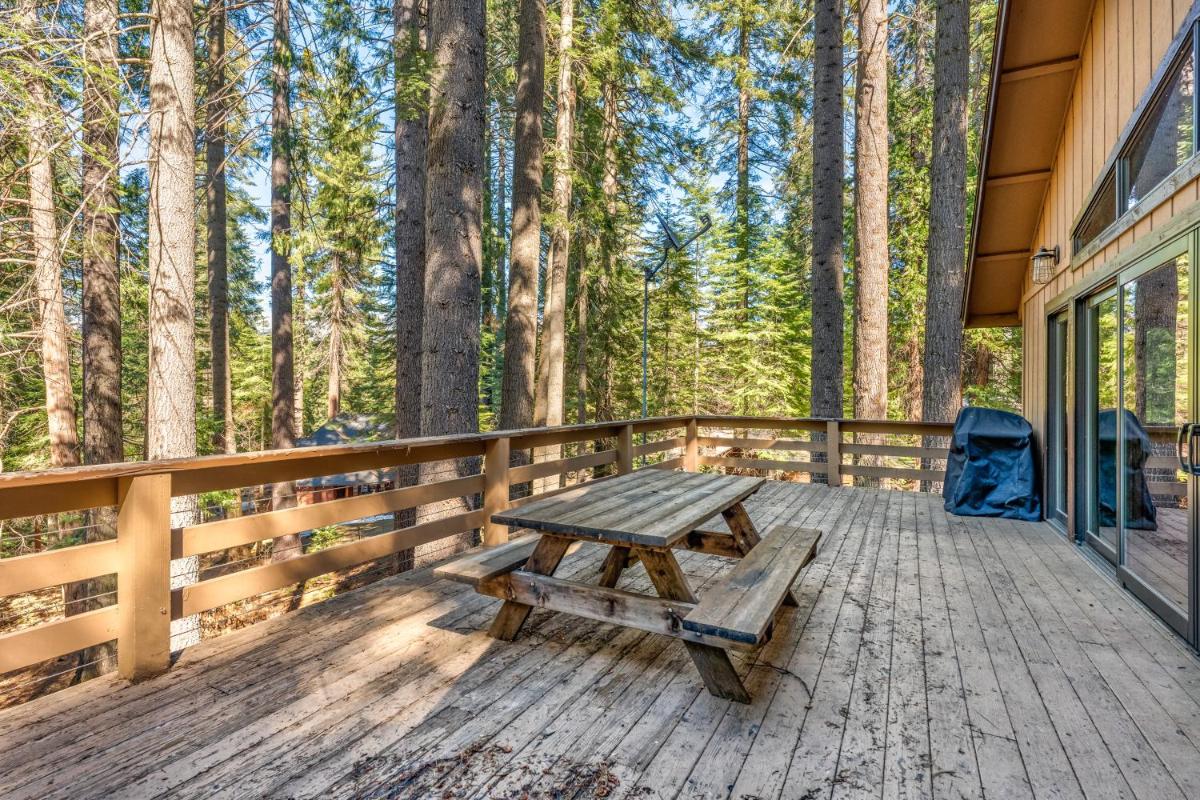 Hotel Yosemite Rendezvous - Image 1