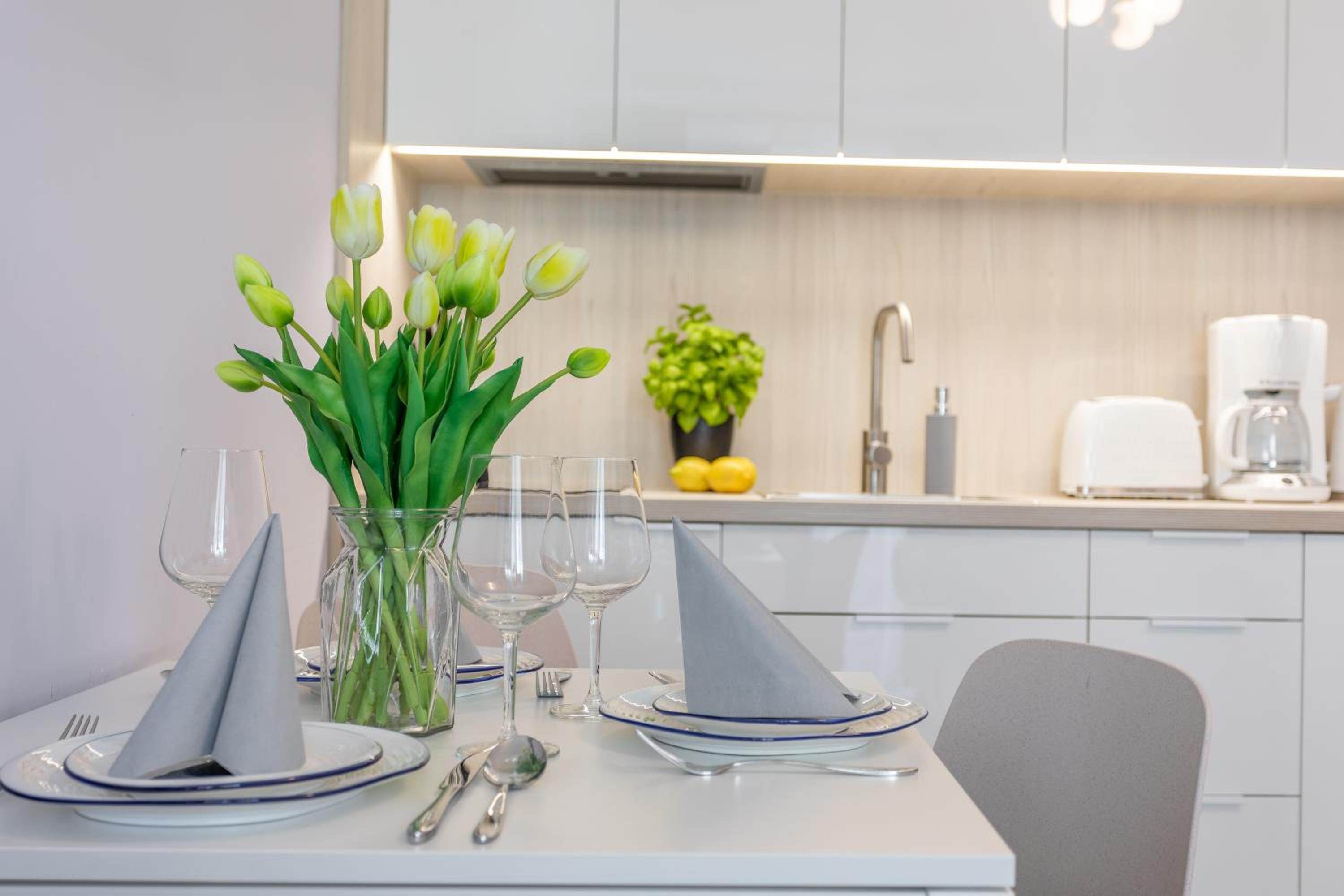 Ambria Apartments Promenada view 3