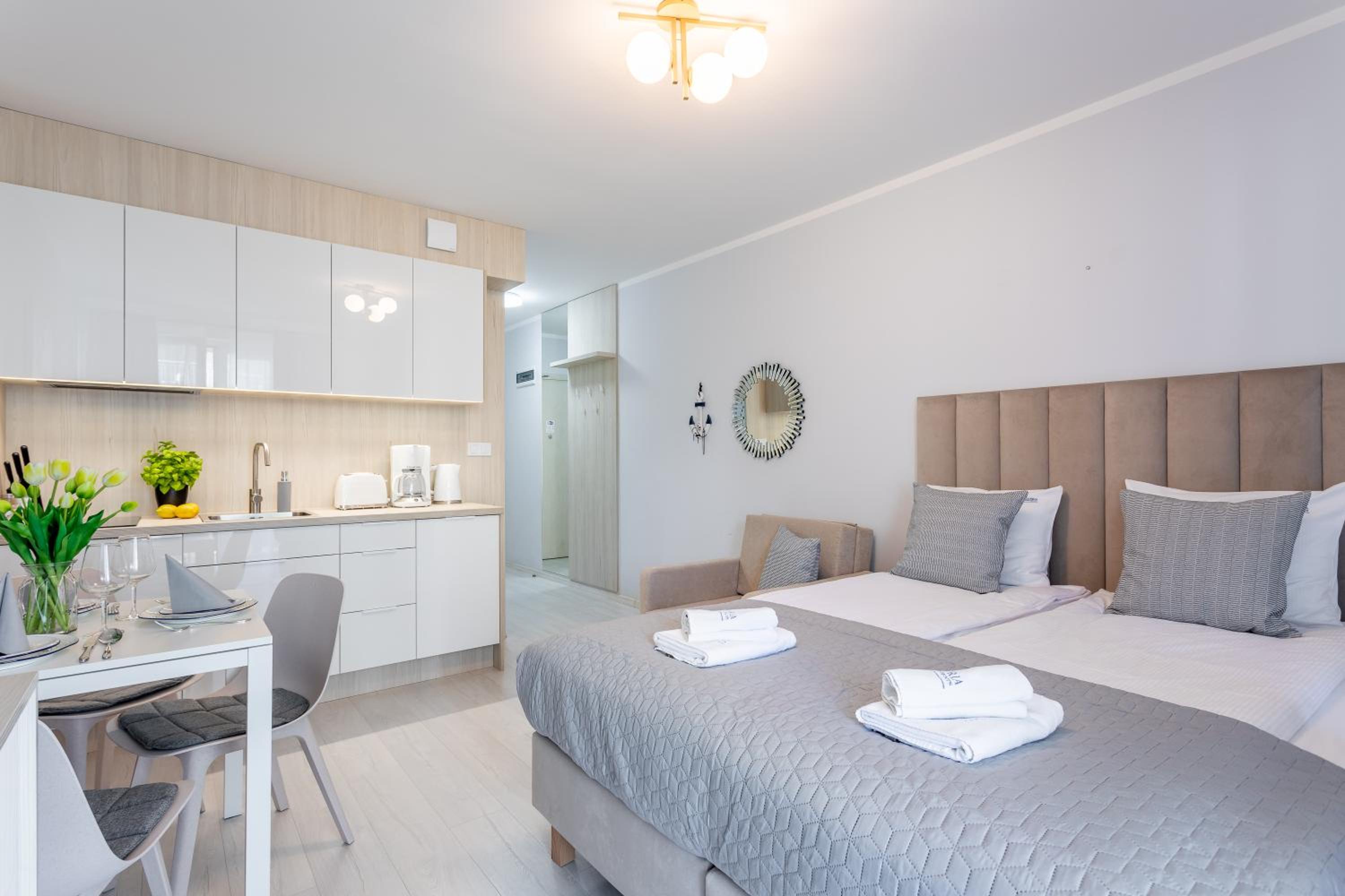 Ambria Apartments Promenada view 2