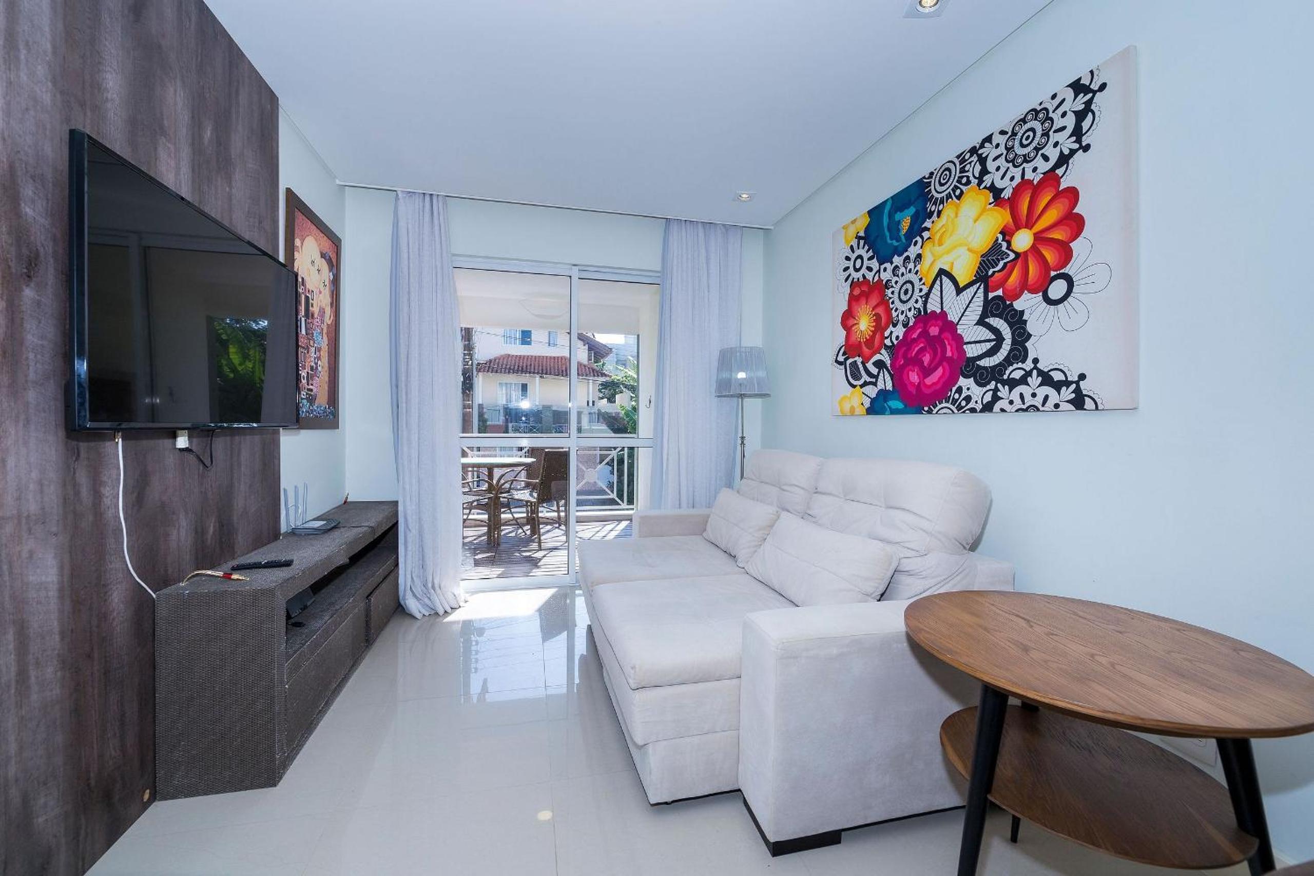 Porto Canoas 203 - 2 Bedrooms - 2 Parking Spaces | Bombas Beach view 2