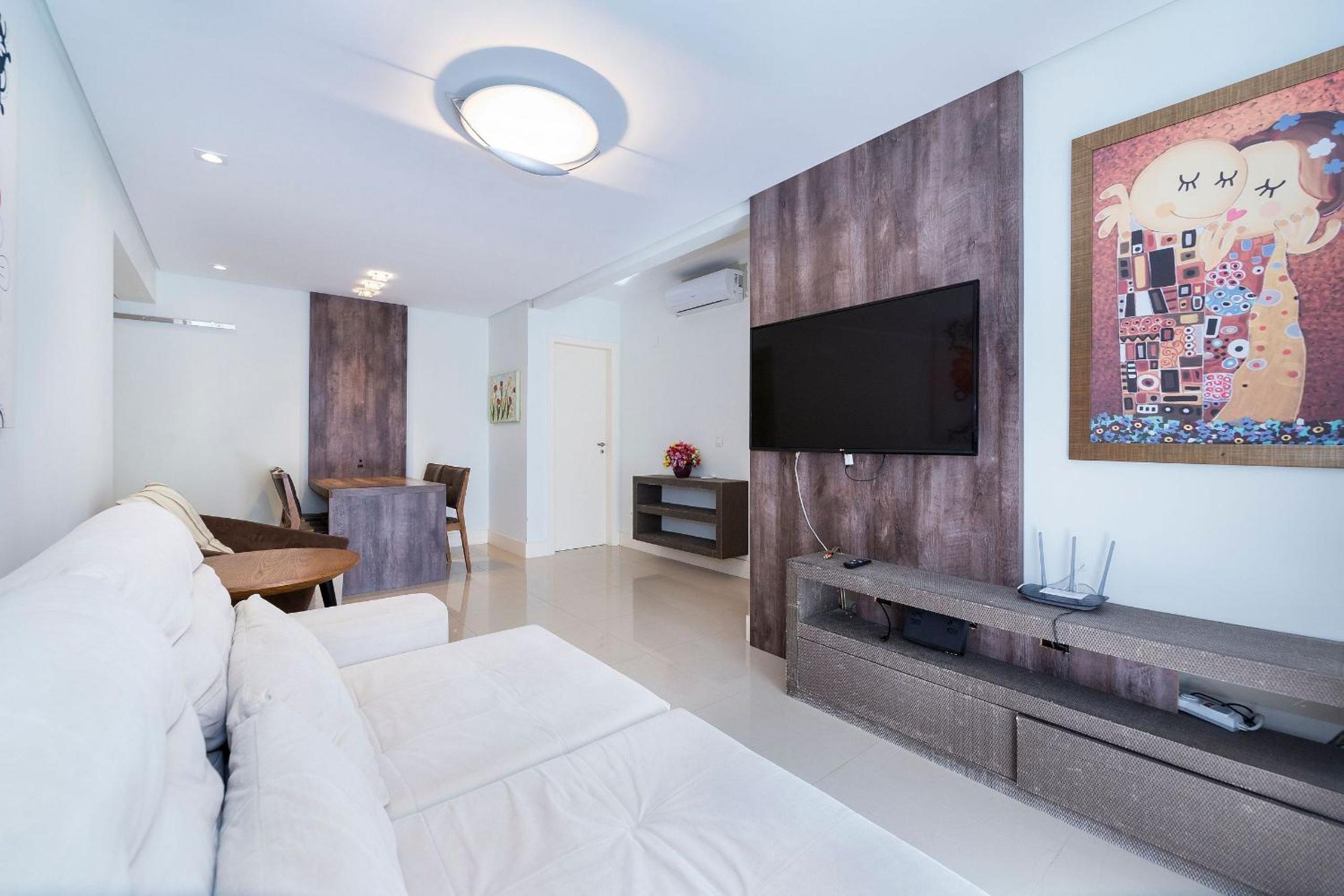 Porto Canoas 203 - 2 Bedrooms - 2 Parking Spaces | Bombas Beach view 3