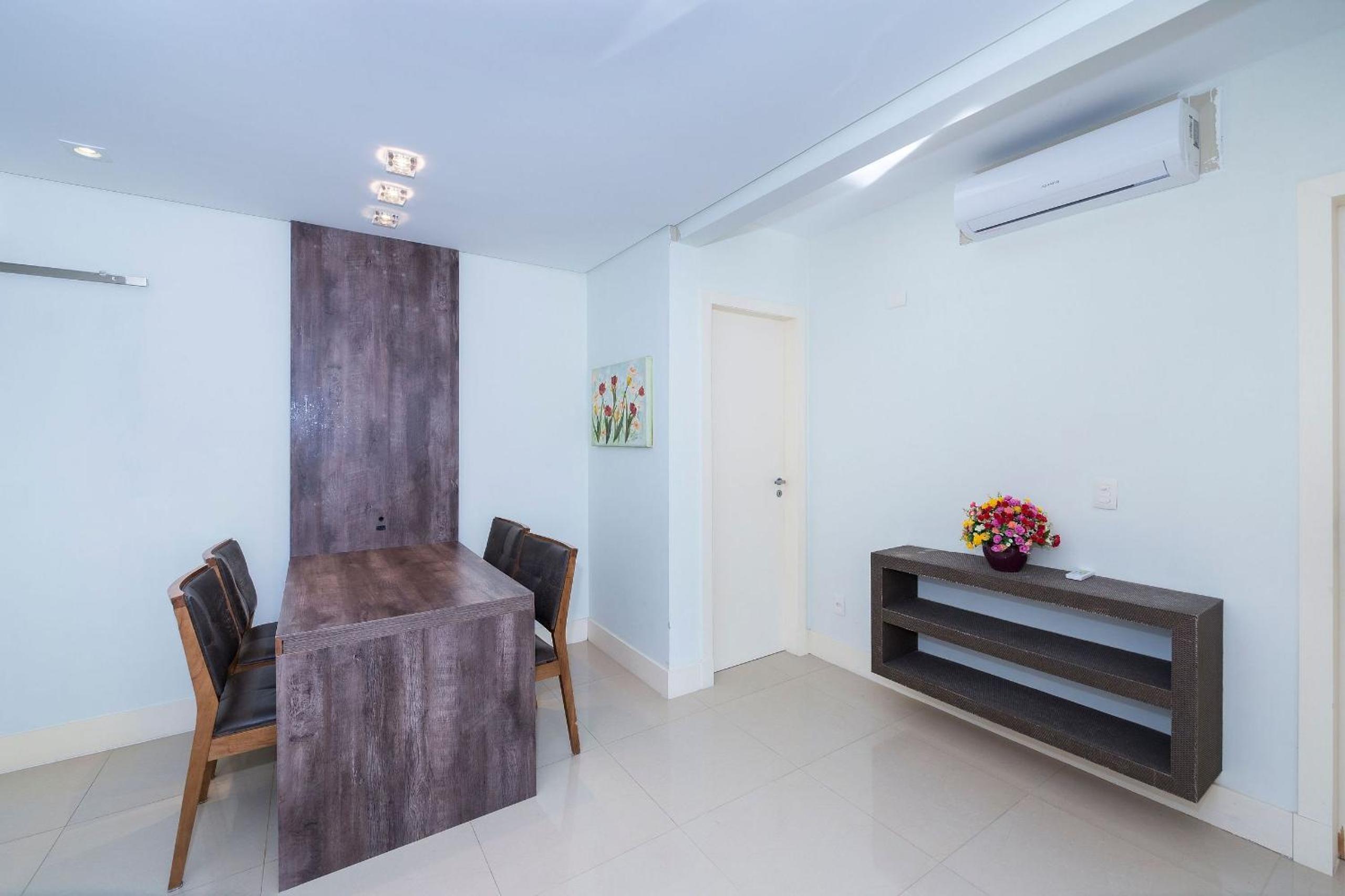 Porto Canoas 203 - 2 Bedrooms - 2 Parking Spaces | Bombas Beach view 4