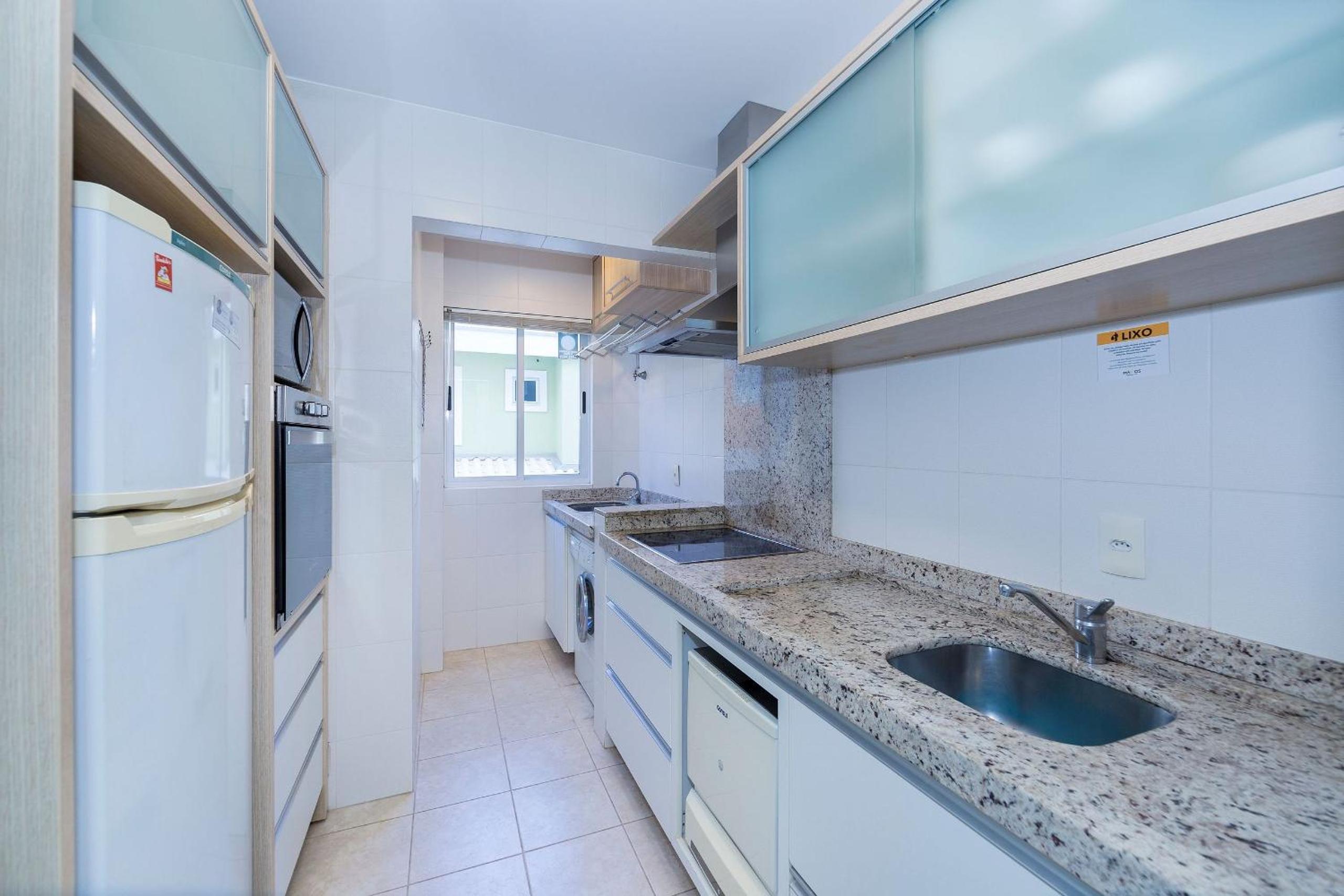 Porto Canoas 203 - 2 Bedrooms - 2 Parking Spaces | Bombas Beach view 5