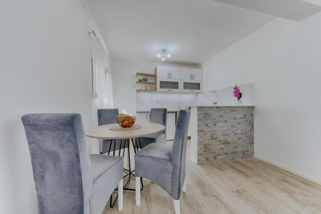 Apartmani Vittoria view 5