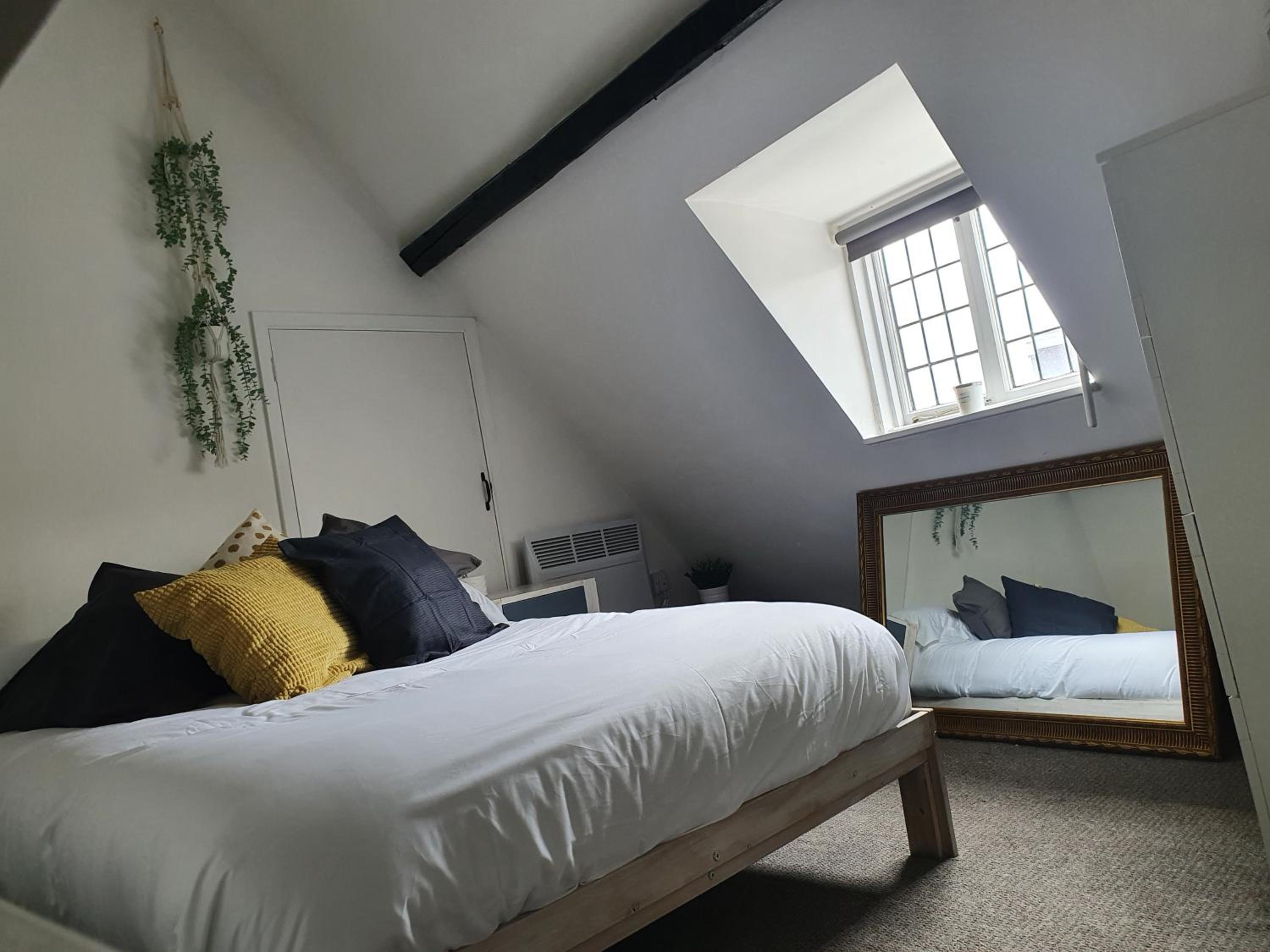 Grade I listed luxury apartment in Hertfordshire view 2