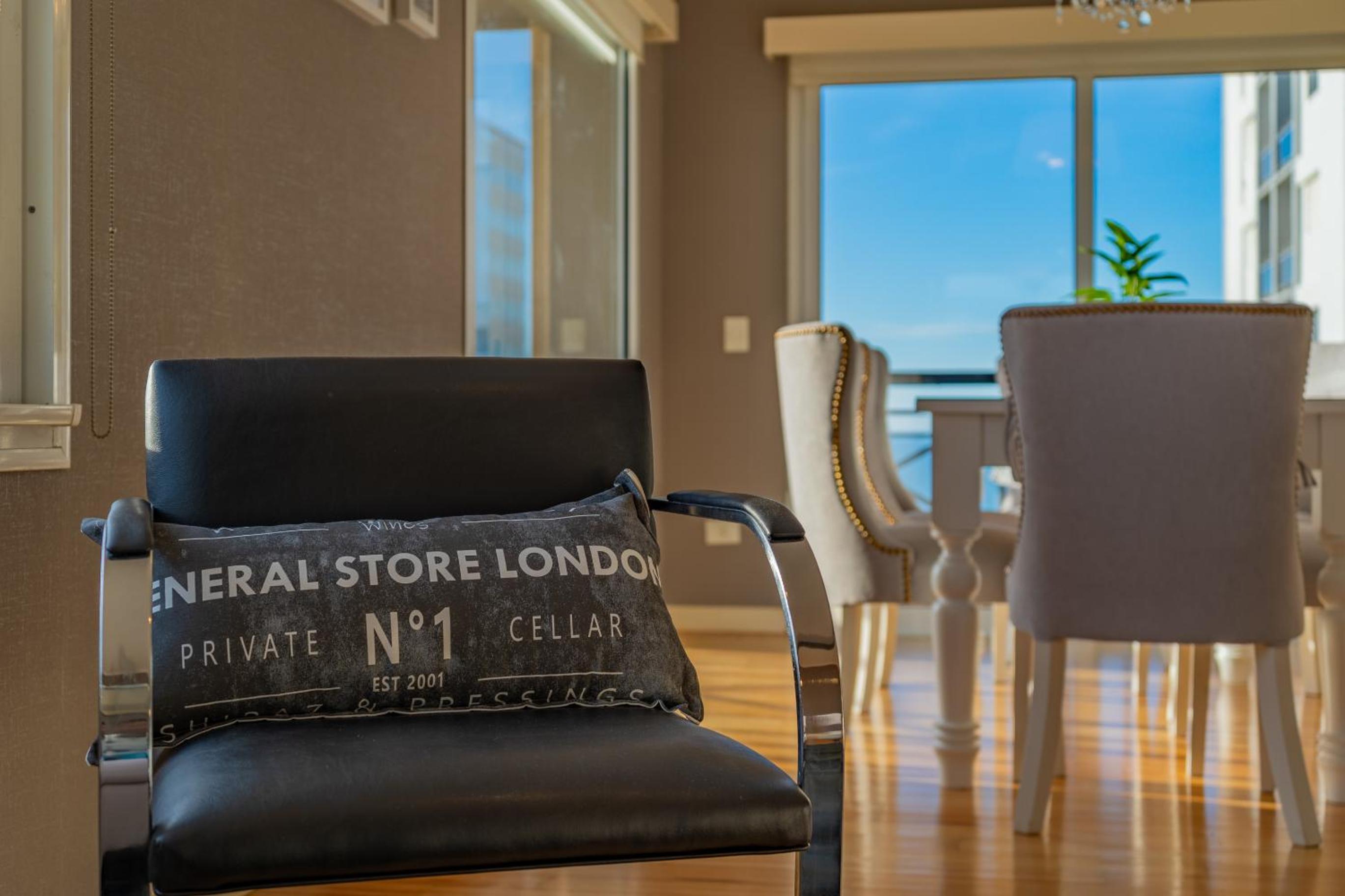 Departamento Varese Güemes Alta Gama Luxury 4/5 Pax Vista Mar
