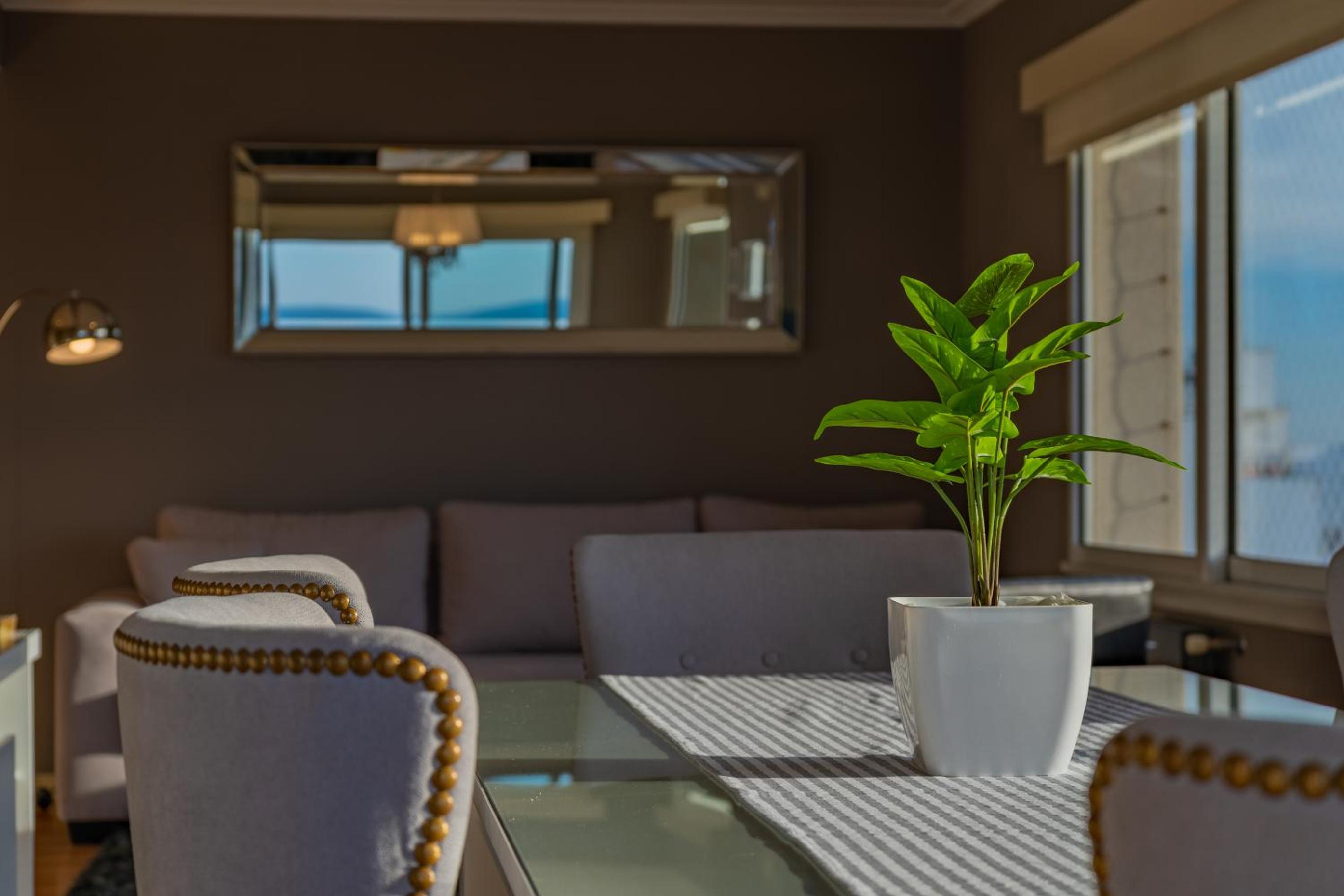 Departamento Varese Güemes Alta Gama Luxury 4/5 Pax Vista Mar
