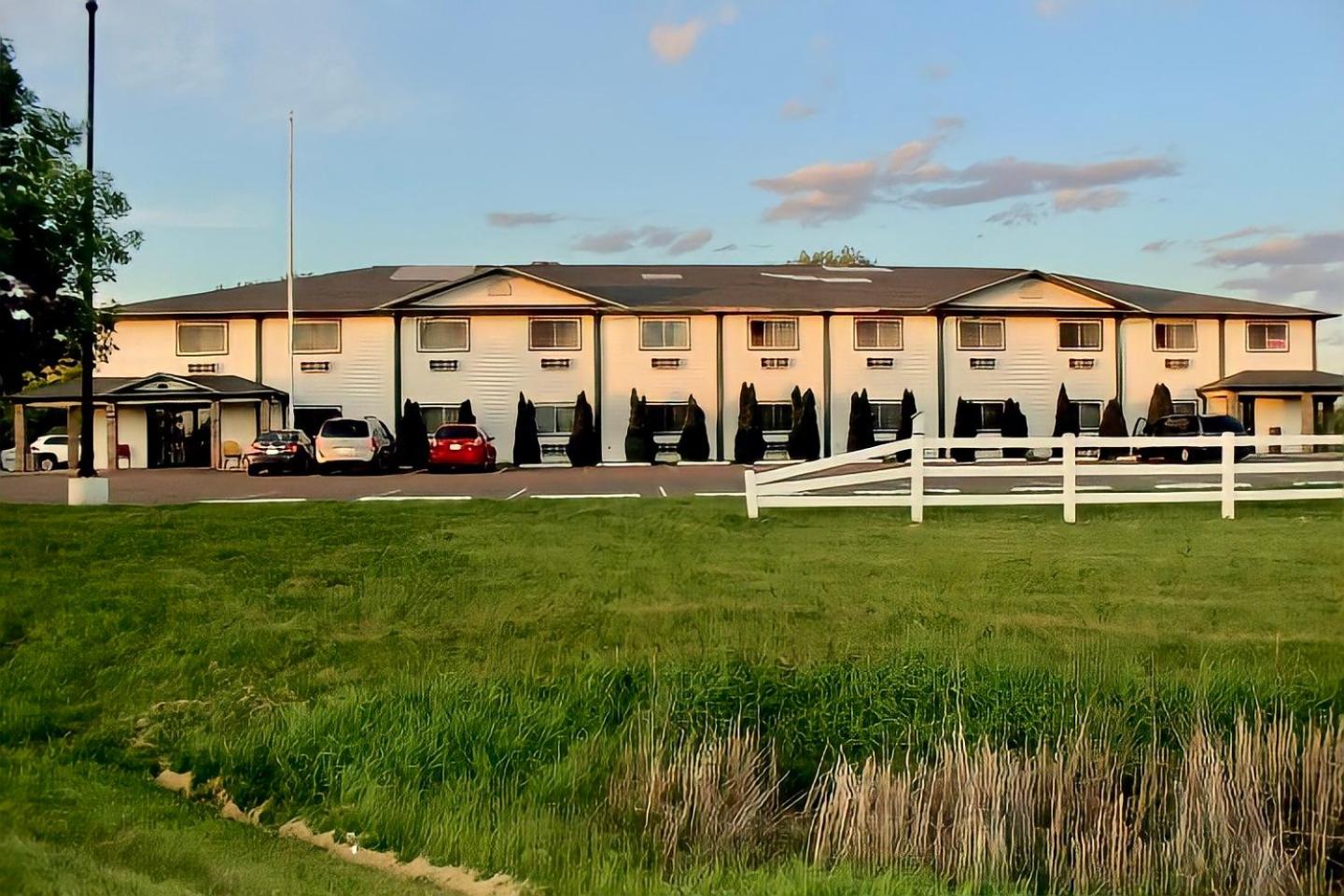 AmeriVu Inn And Suites, Photo 3