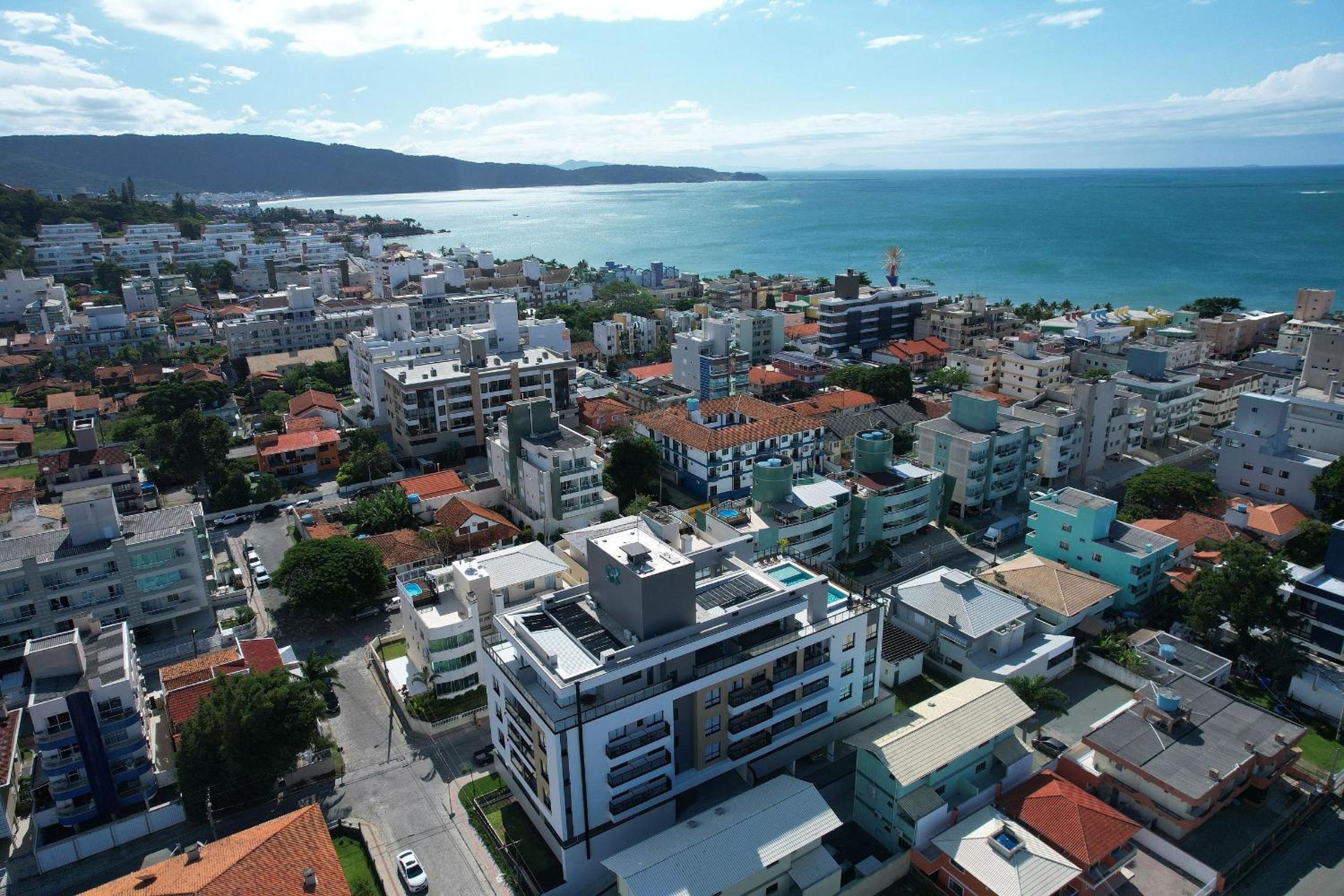Adra 206 - Apartamento com 3 quartos - Centro de Bombinhas