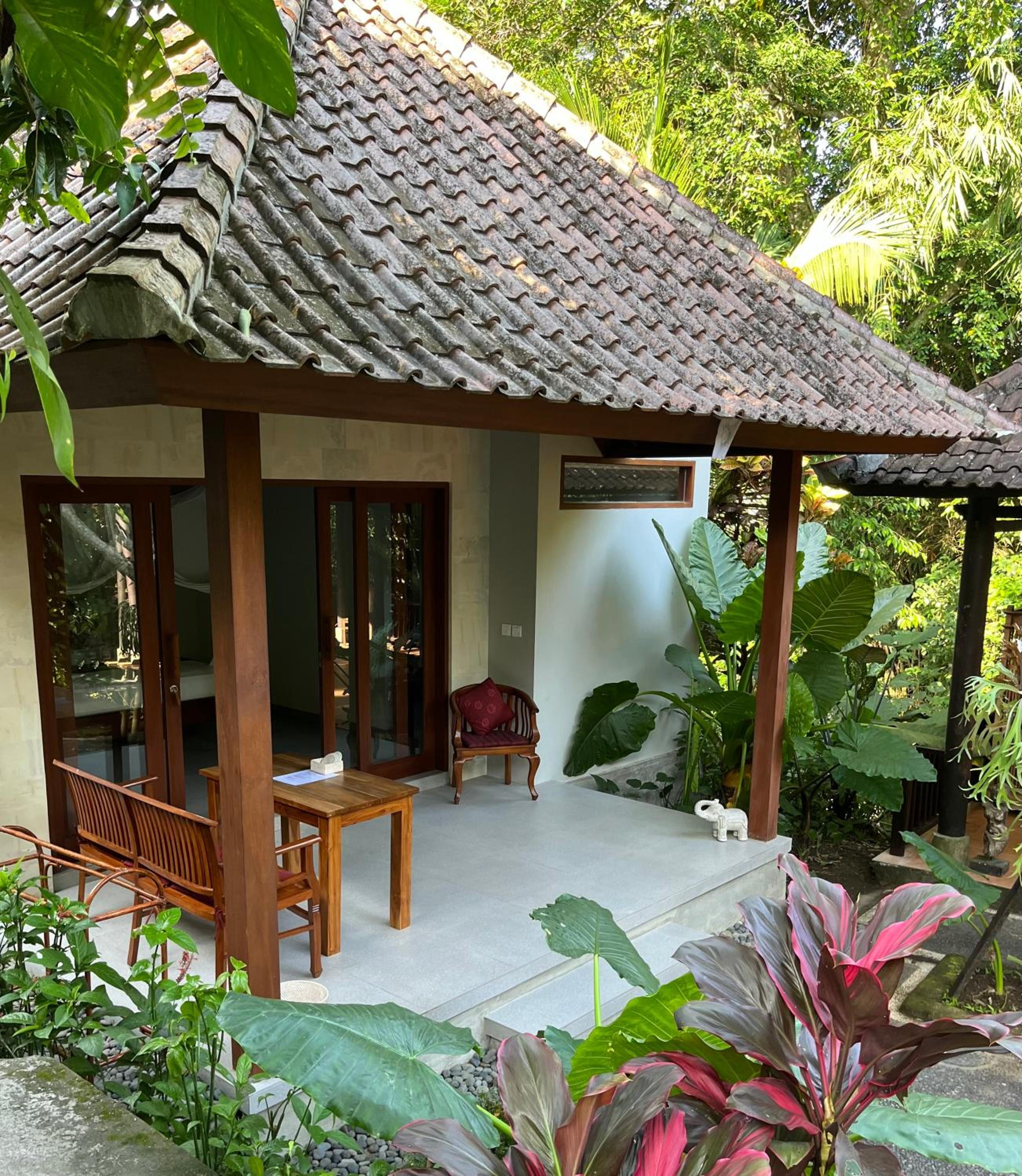 Sama's Cottages and Villas