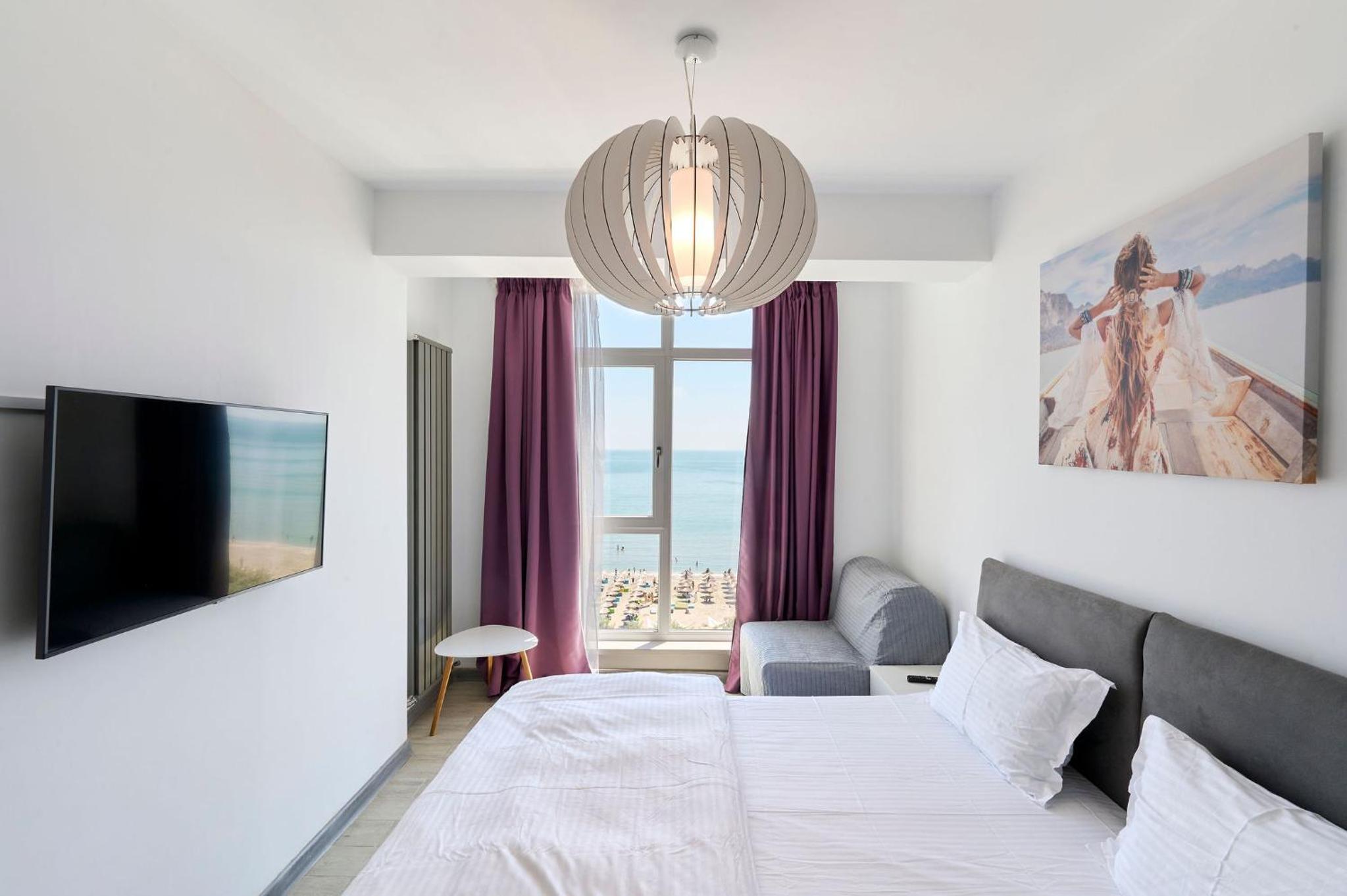 Mamaia Dream by CB SeaFront in Spa & Pools Resort view 2