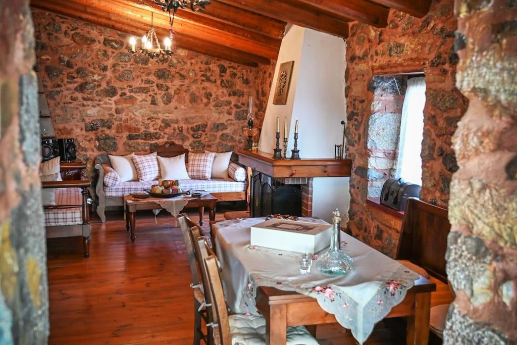 MARGO'S RUSTIC HOUSE view 2