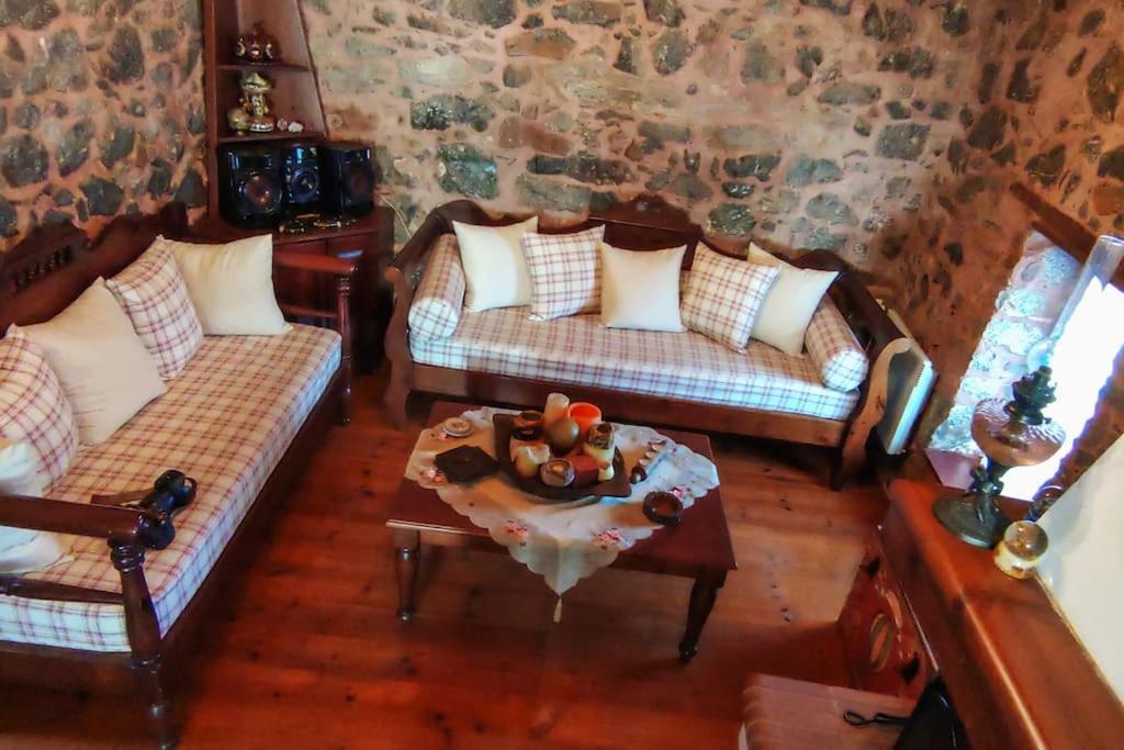 MARGO'S RUSTIC HOUSE view 3