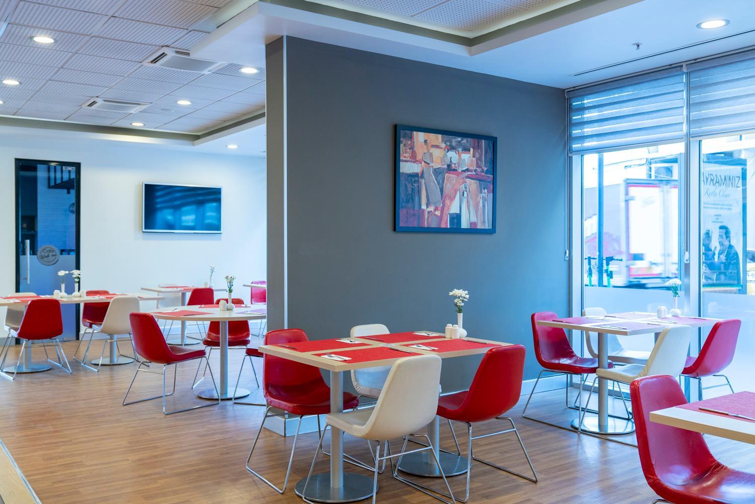 Ibis İzmir Alsancak - Image 27