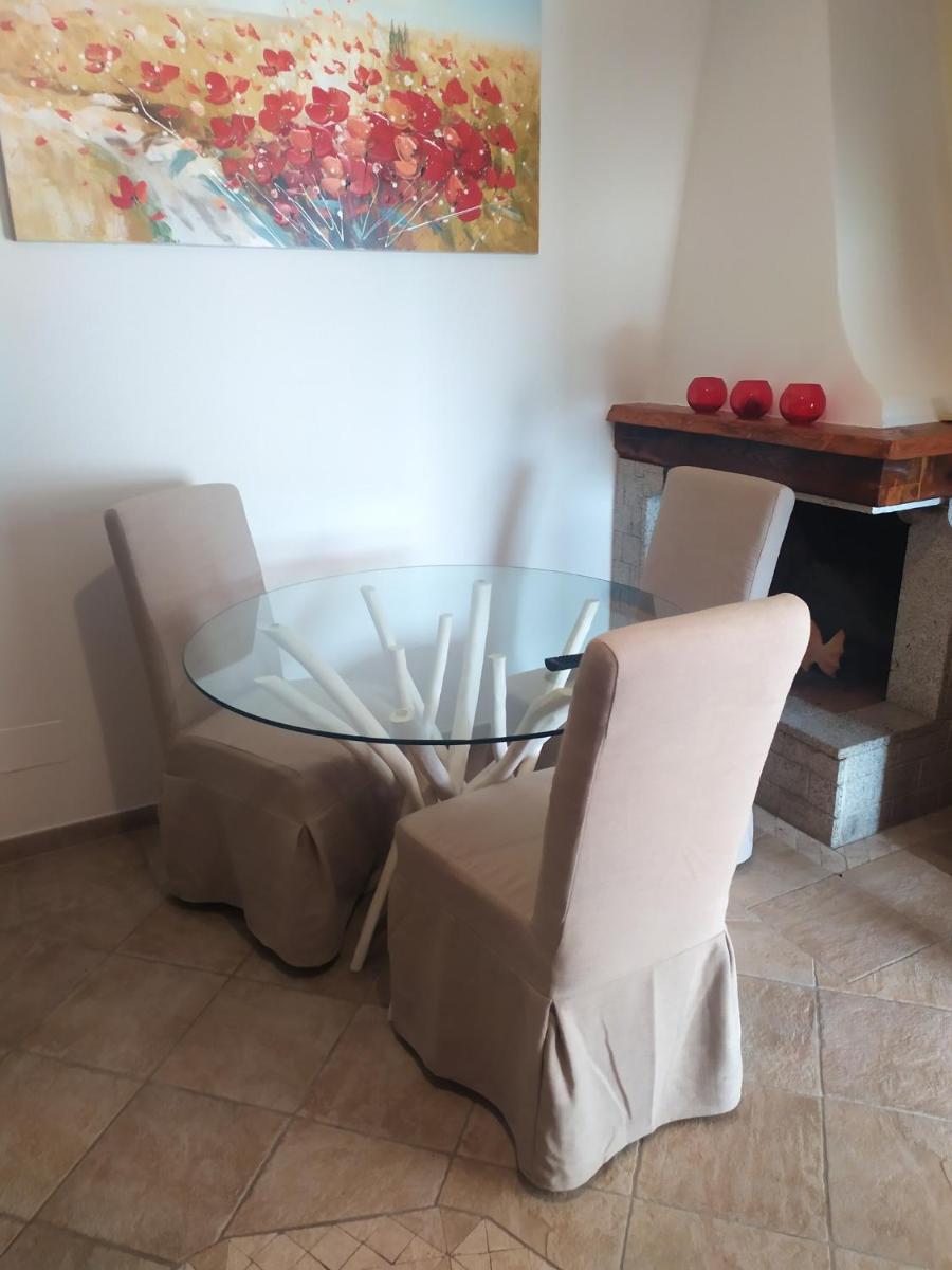 2 bedrooms appartement with sea view enclosed garden and wifi at Olbia 6 km away from the beach