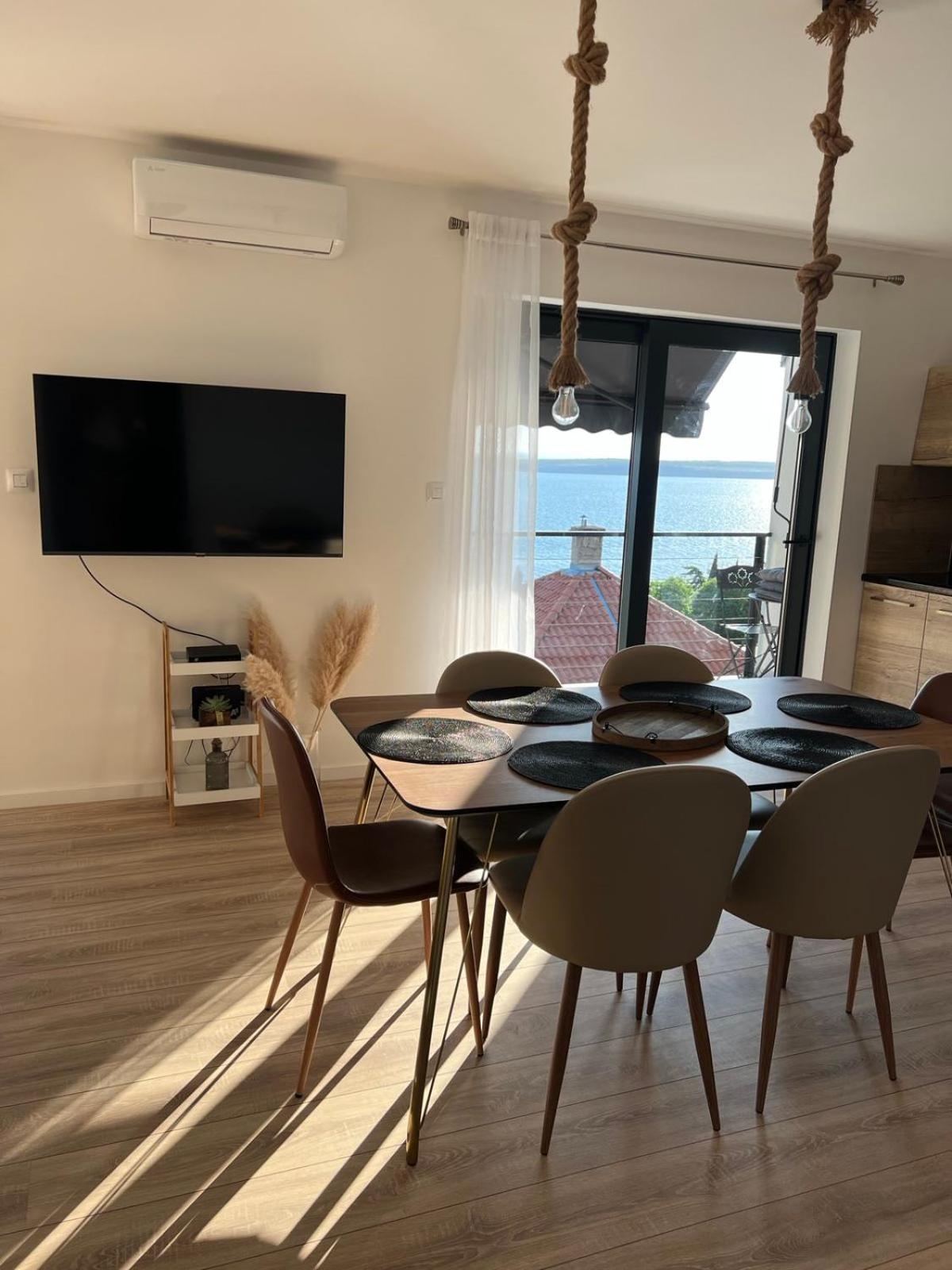 Apartments Suzzy en Dramalj — dining