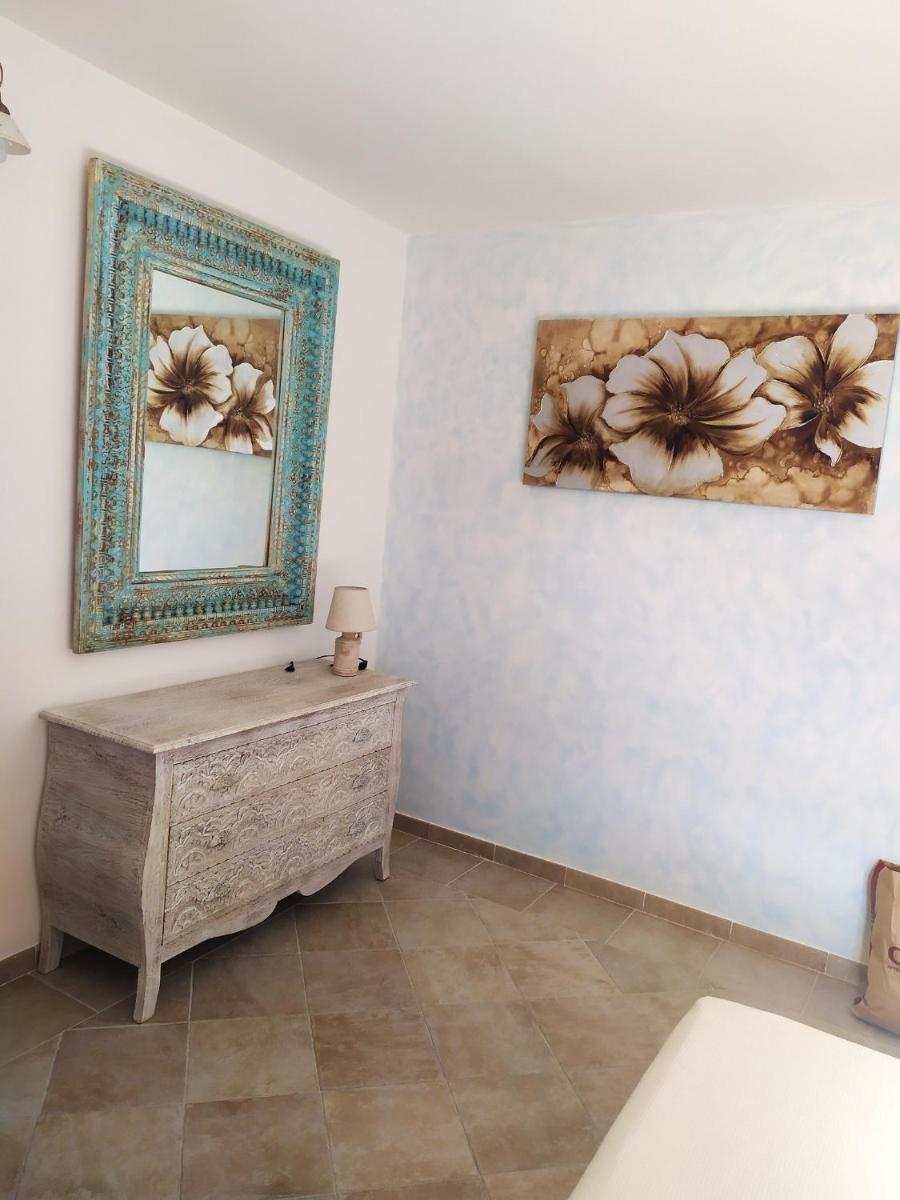 2 bedrooms appartement with sea view enclosed garden and wifi at Olbia 6 km away from the beach