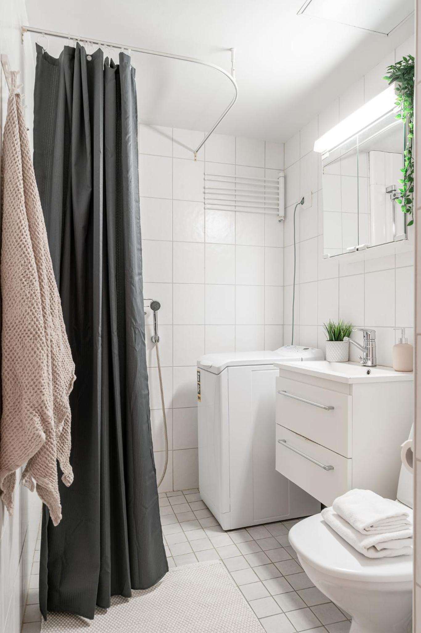 Cozy 1BR Downtown Home next to Restaurants view 4