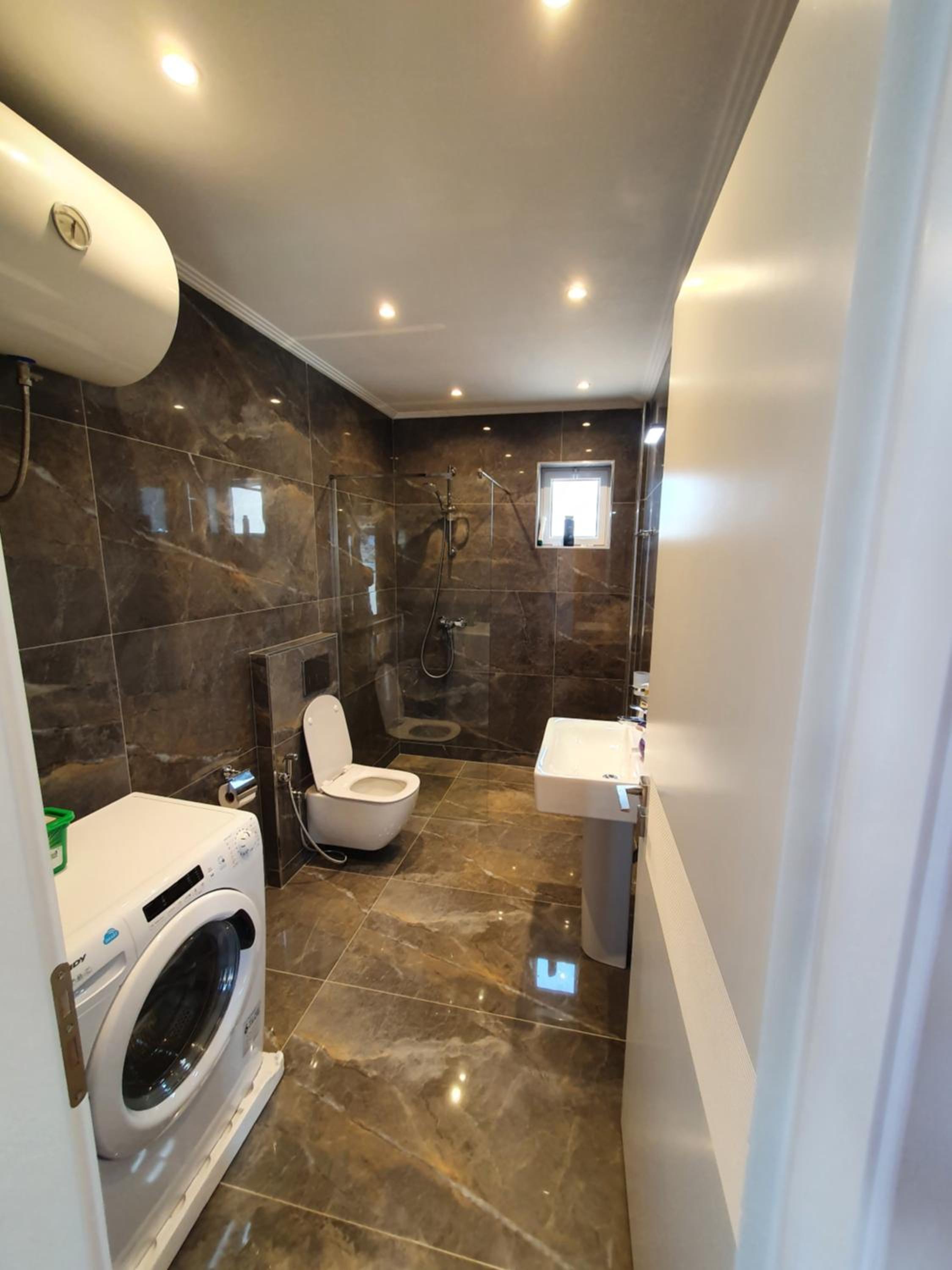 Klajdi Apartaments