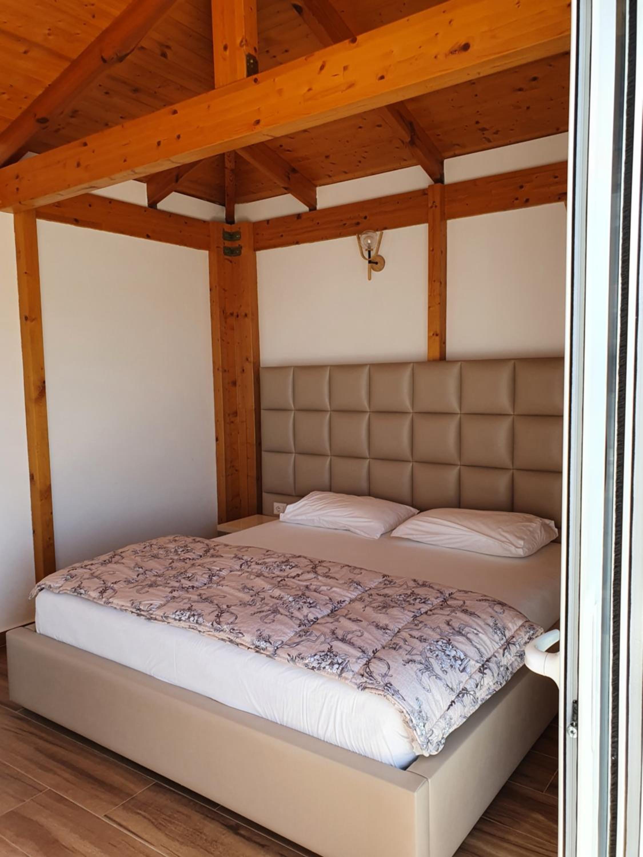 Klajdi Apartaments