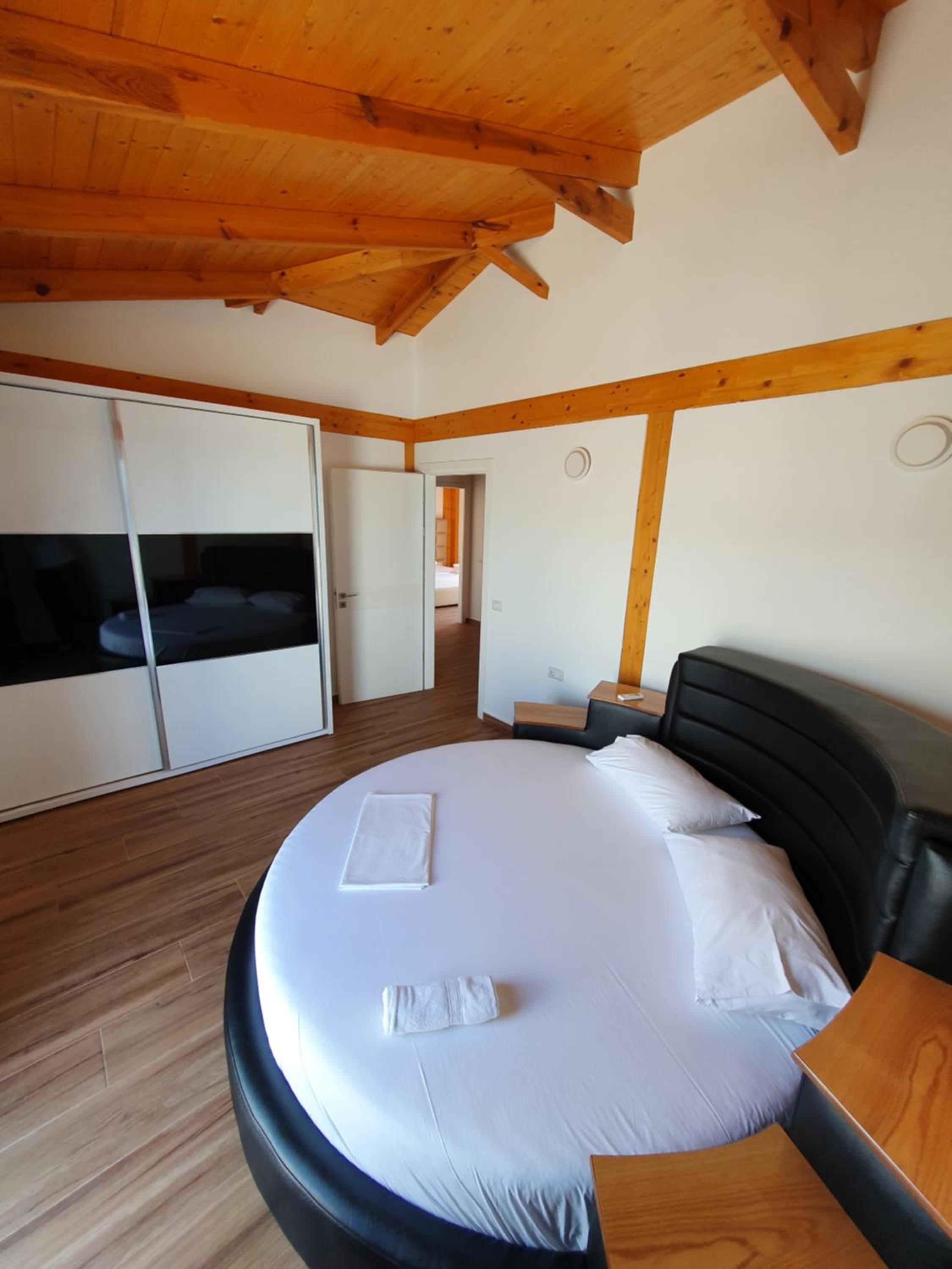 Klajdi Apartaments