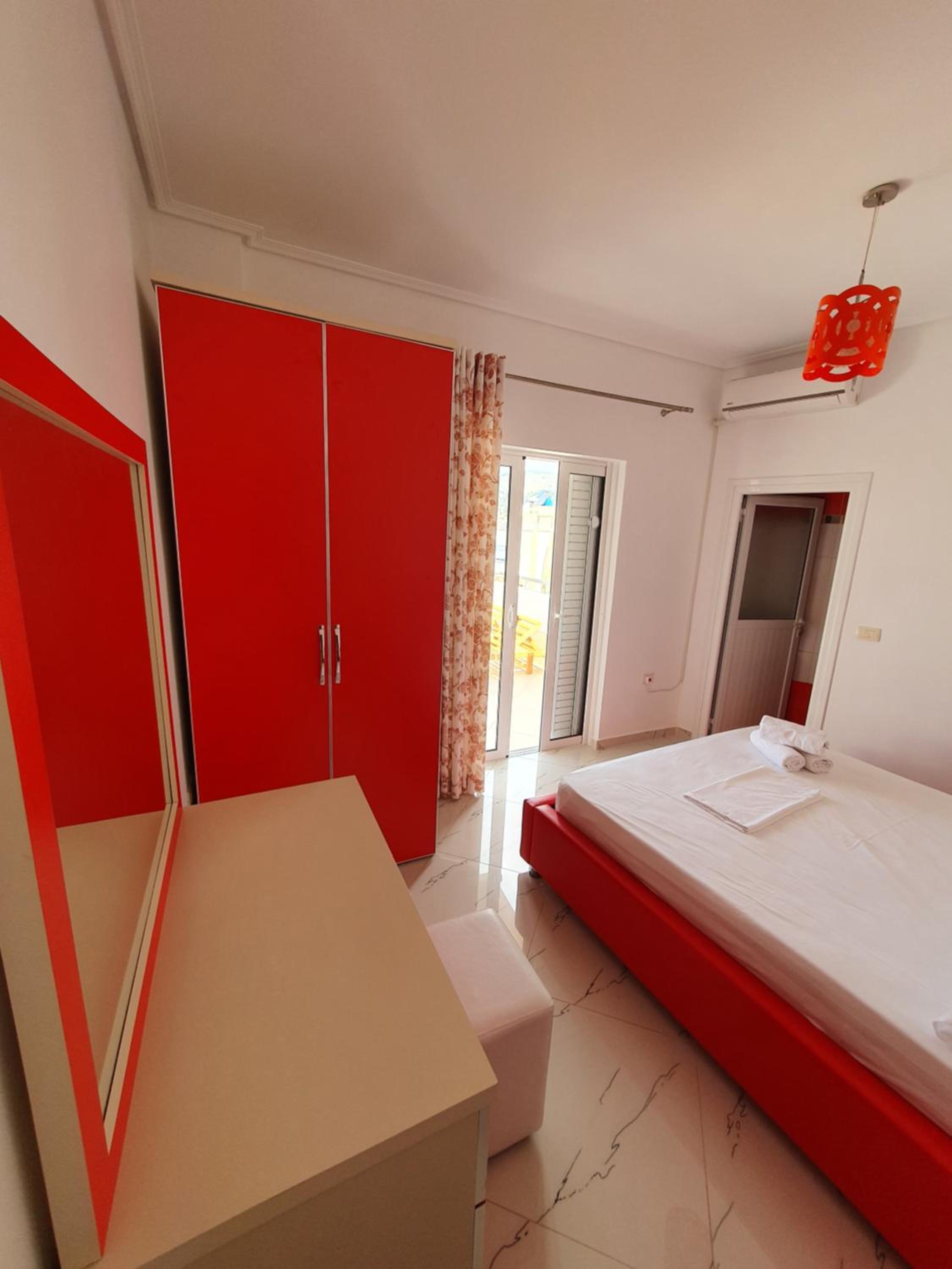 Klajdi Apartaments