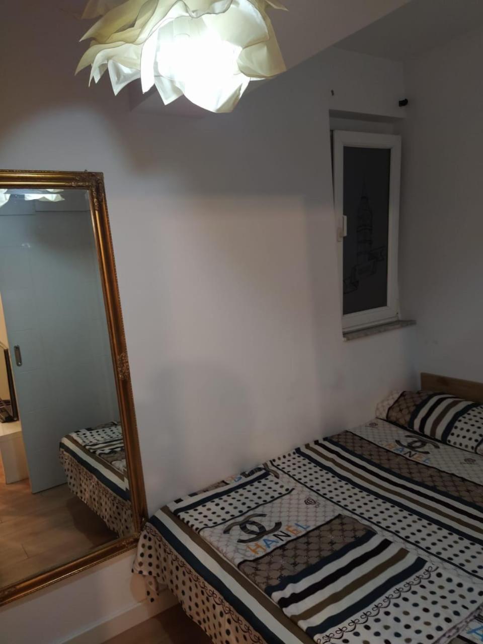 Lovely 1 bedroom apartment near Eye of Tirana