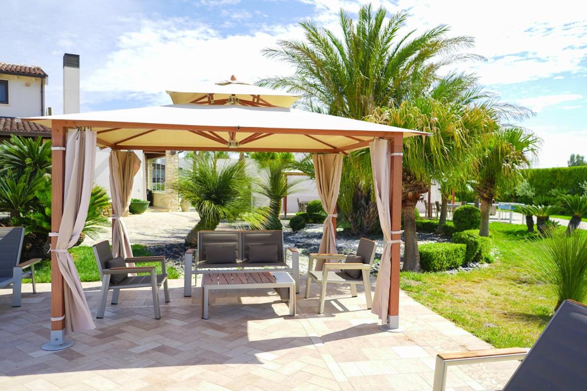 outdoor BBQ area