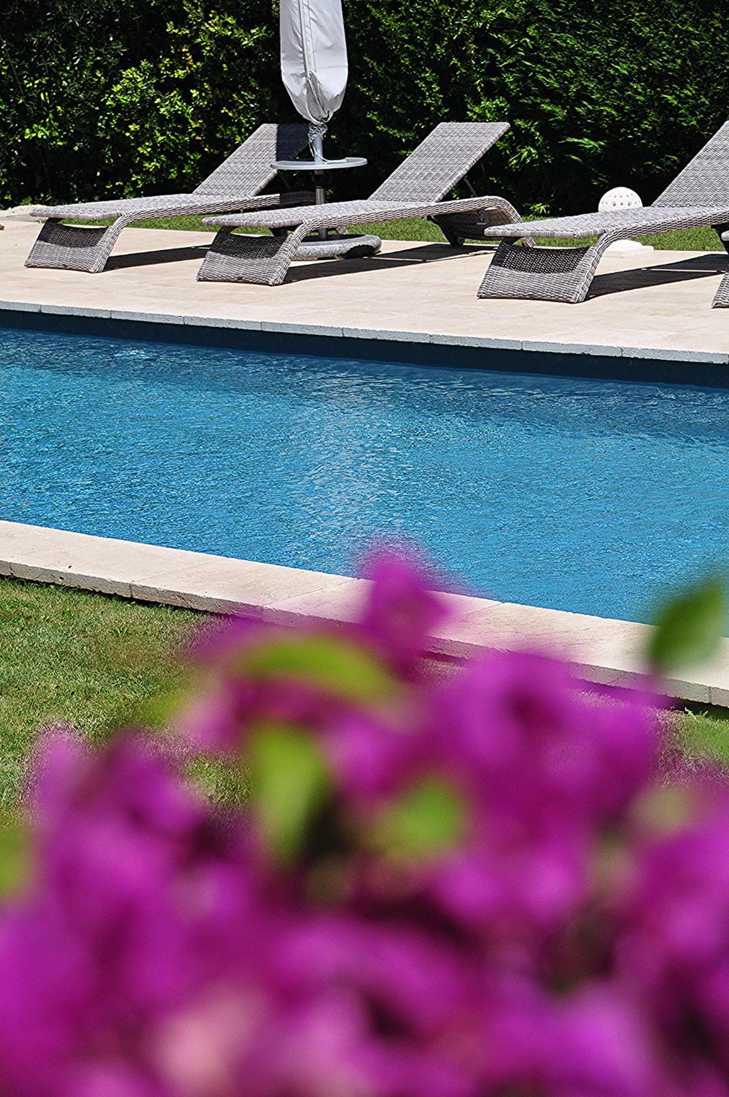Le Jardin des Amandiers view 2