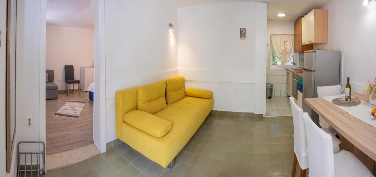 Eleonora Apartments view 5