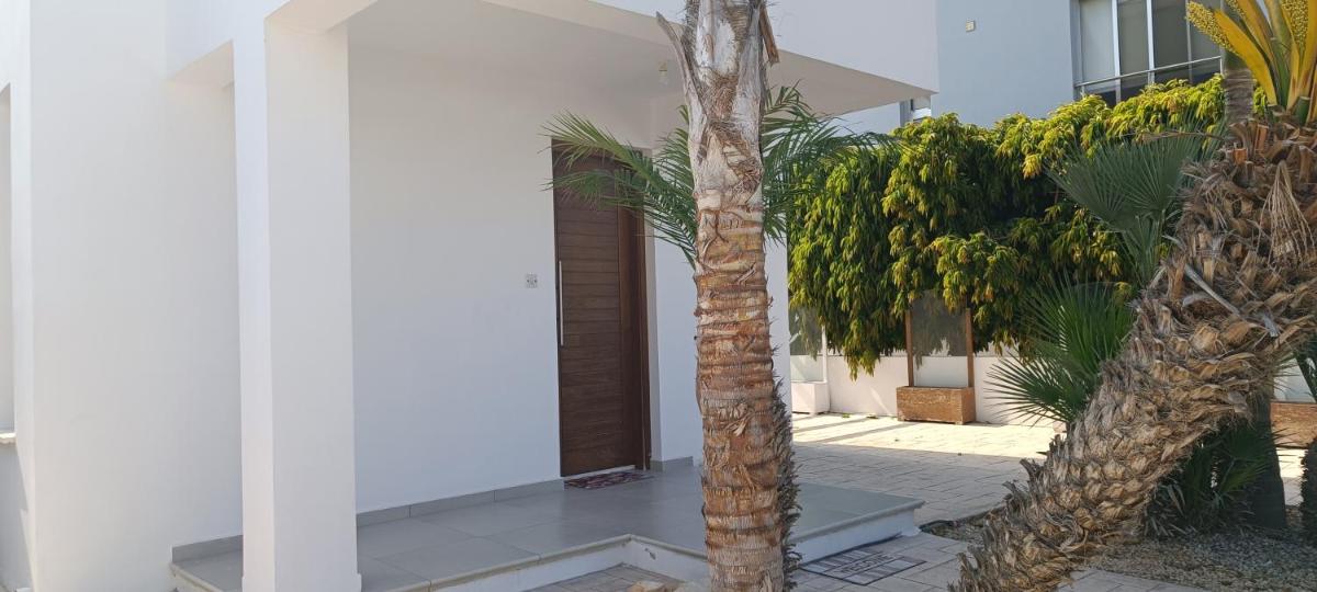 Colonial Villa 32 view 4