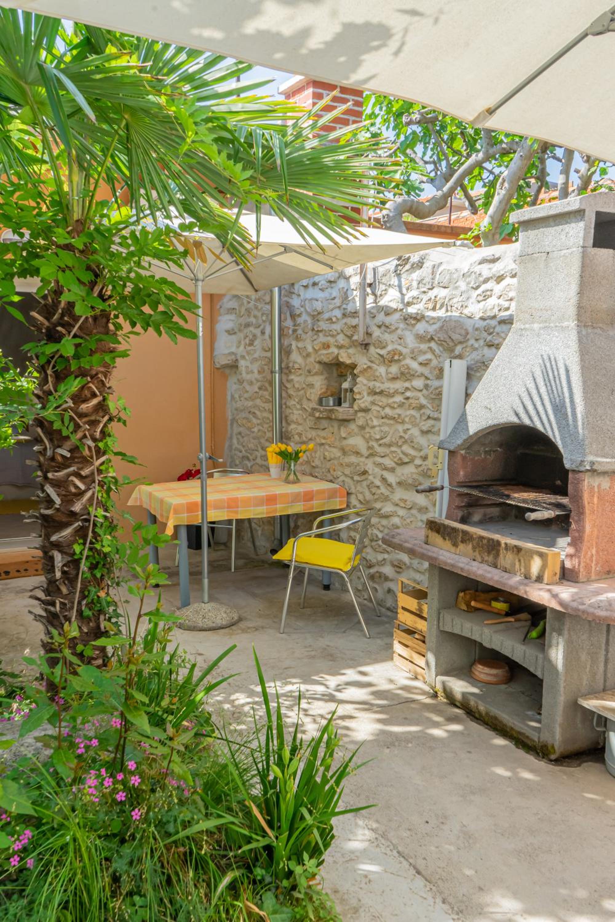 Eleonora Apartments view 2
