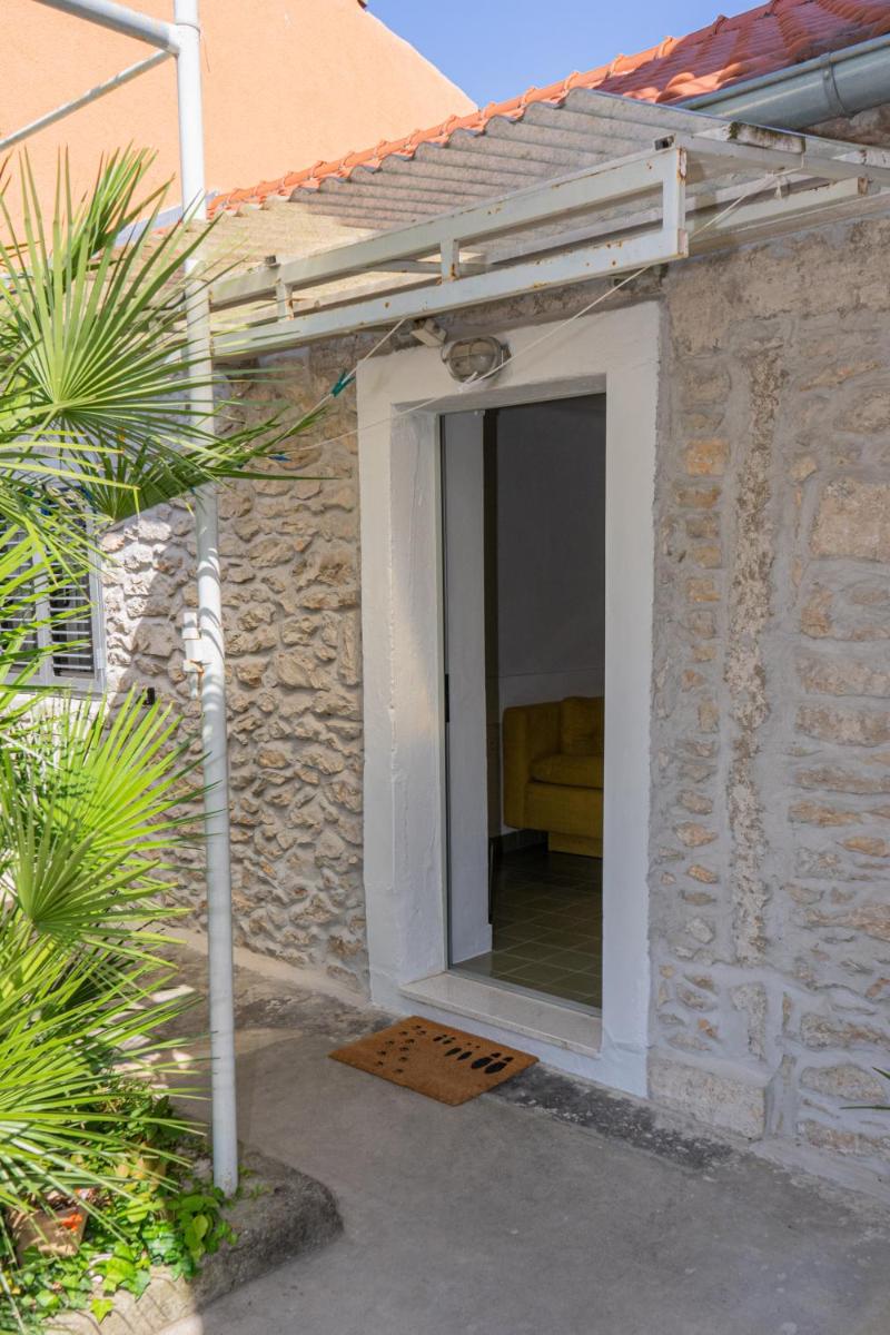 Eleonora Apartments view 4