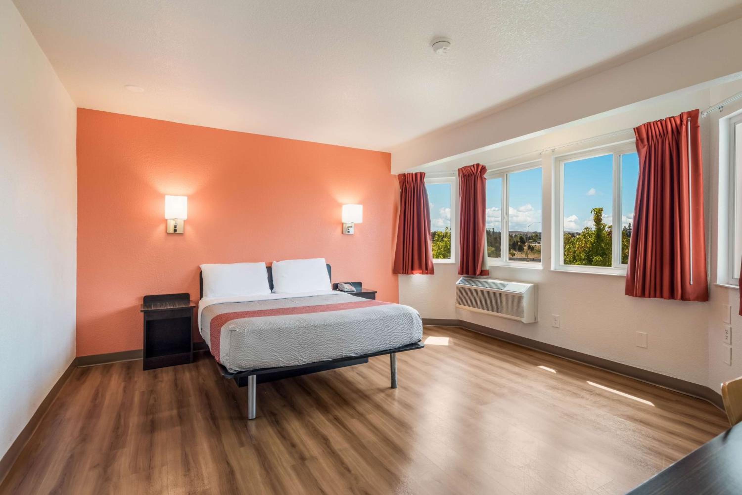 Rohnert Park Vacations - Motel 6-Rohnert Park, CA - Property Image 3
