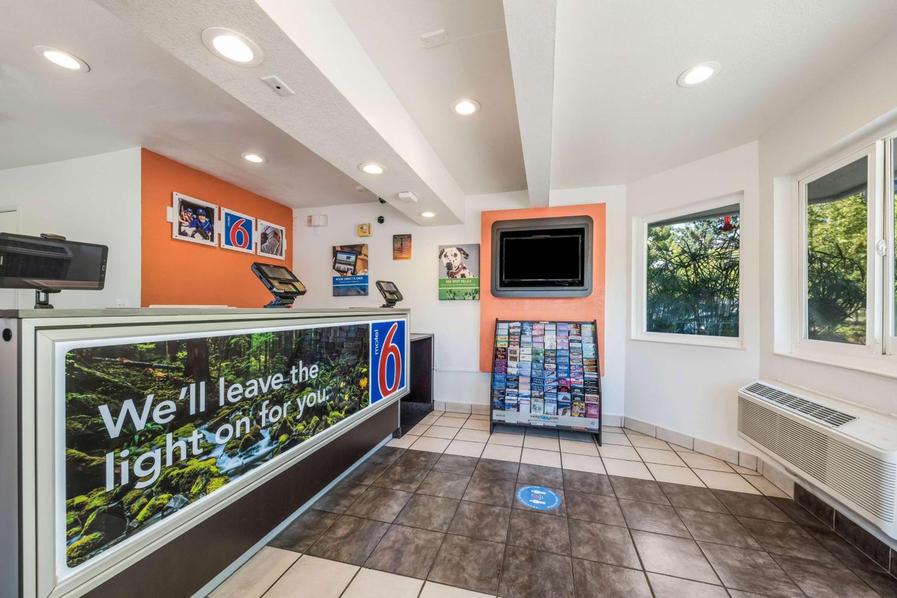 Rohnert Park Vacations - Motel 6-Rohnert Park, CA - Property Image 8