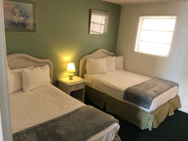 Gold Crest Motel
