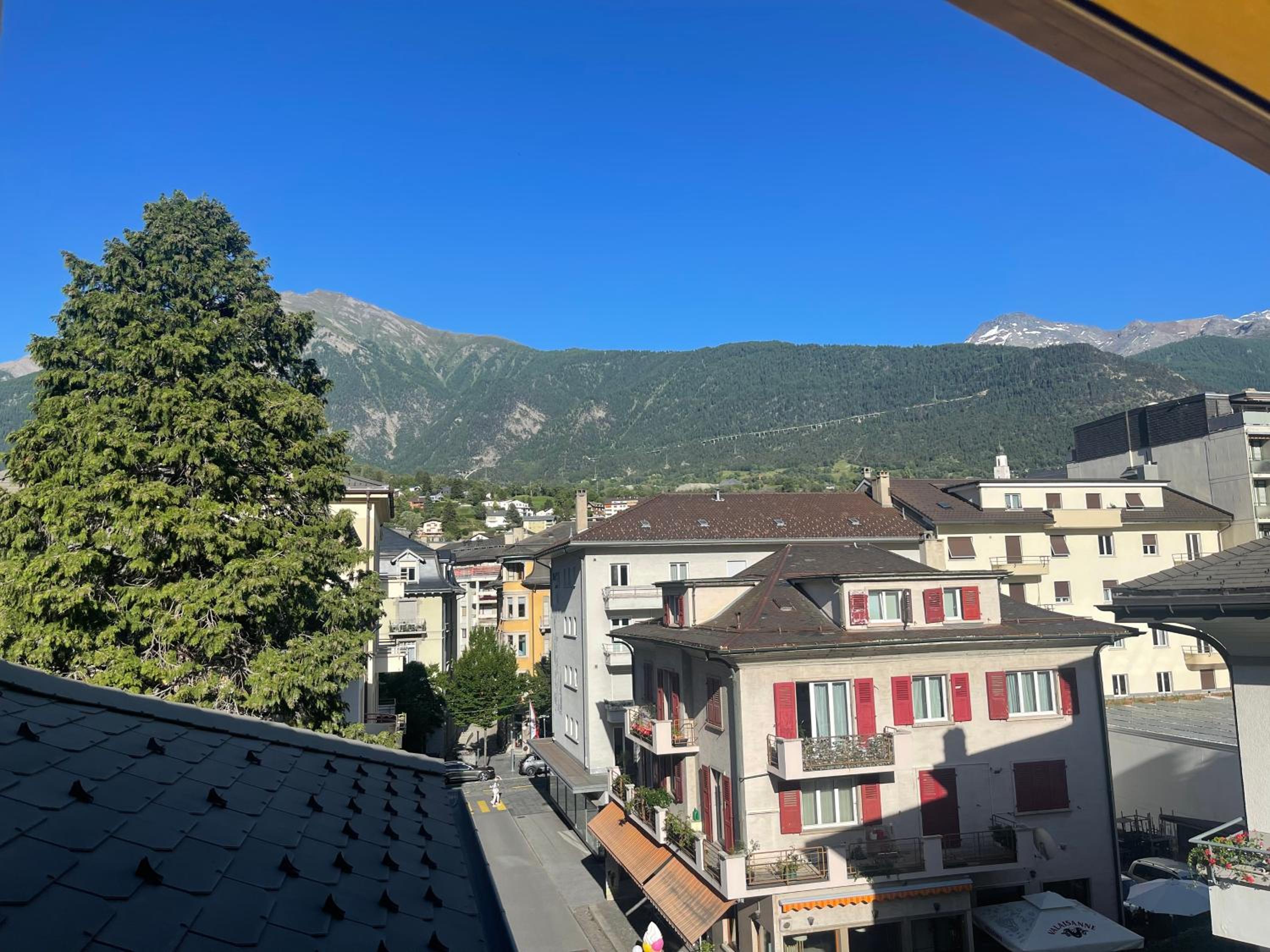 Brig City Mountain View view 4