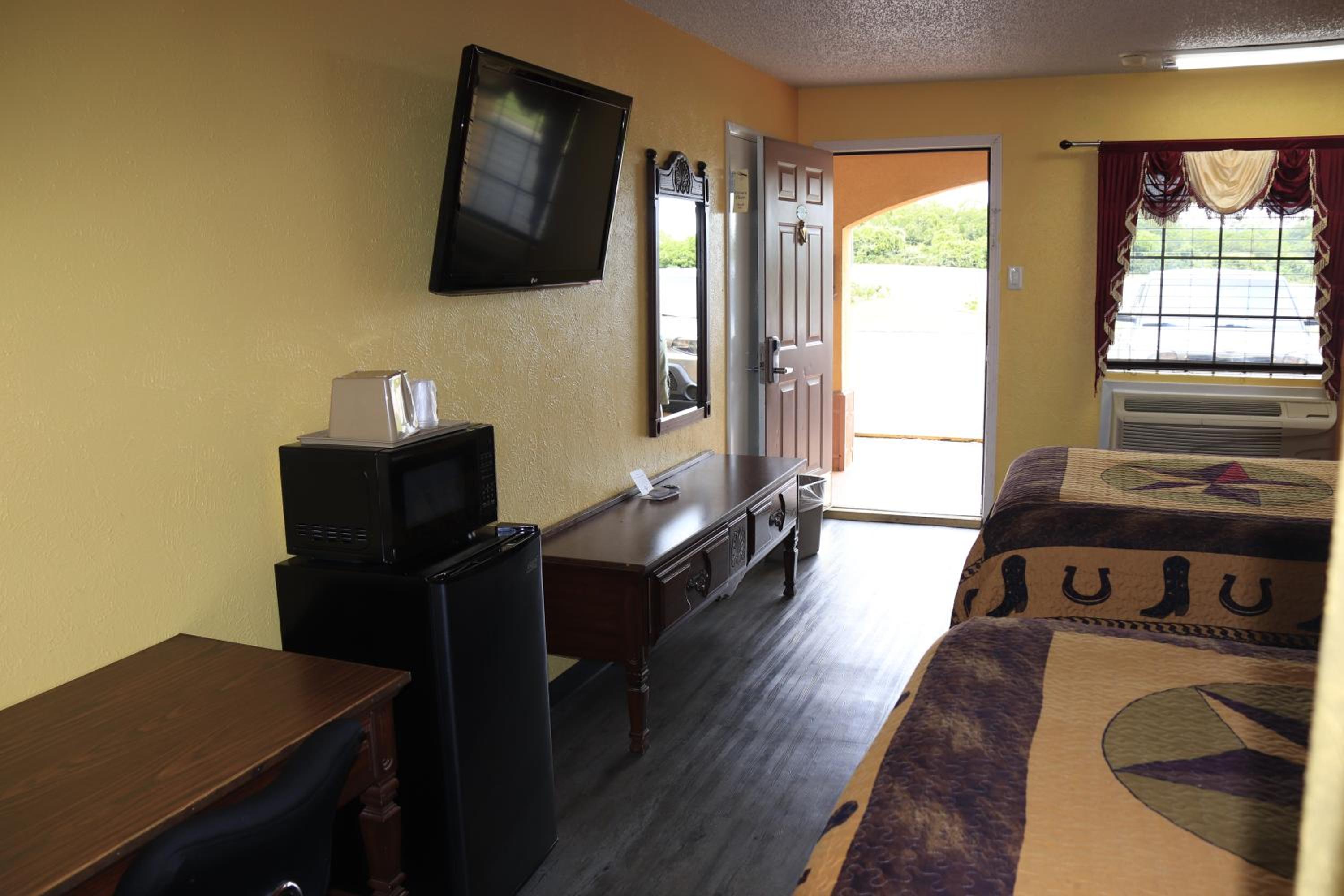 Chaparral Motel Hallettsville