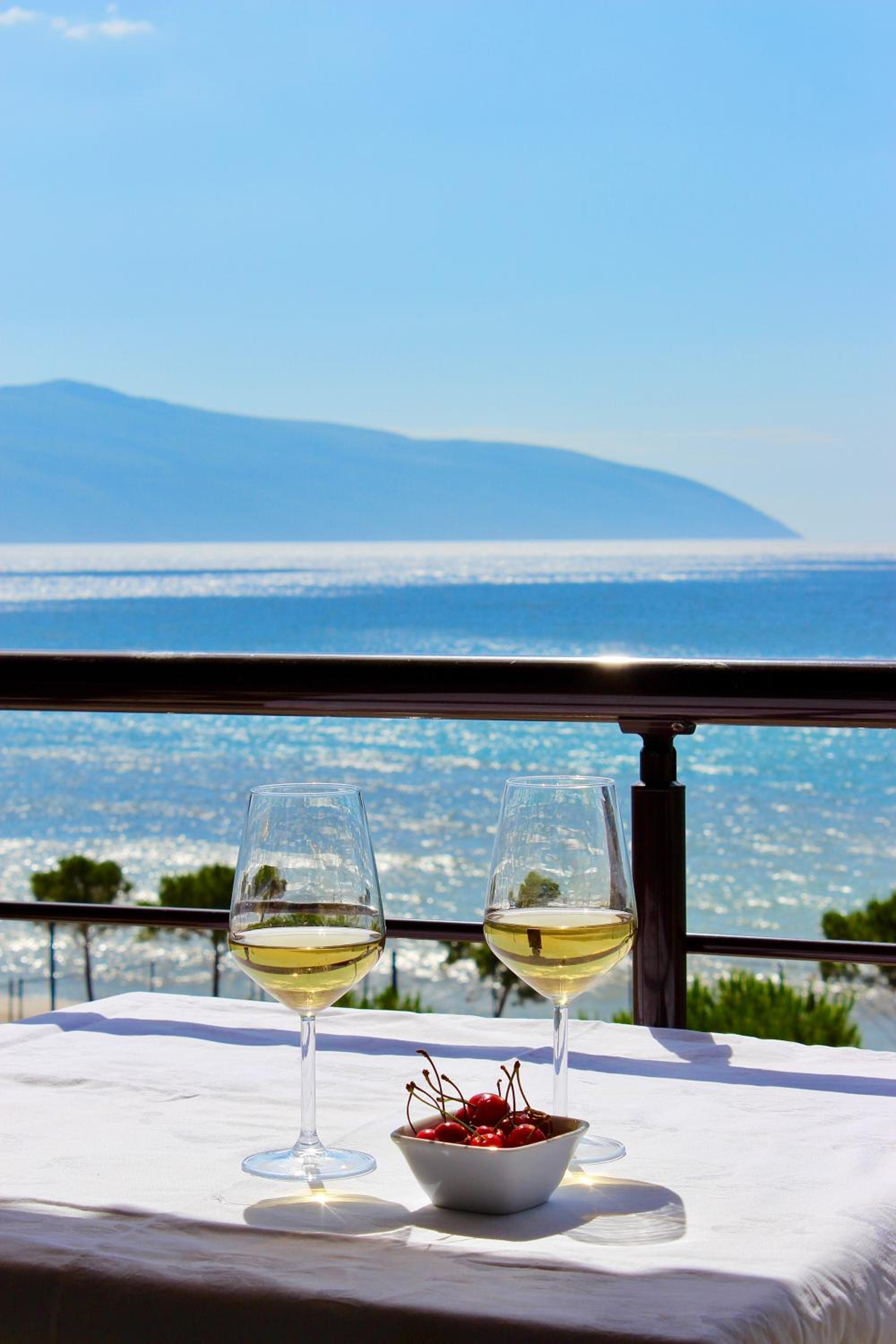 Soleil - Sea View Studio with Balcony