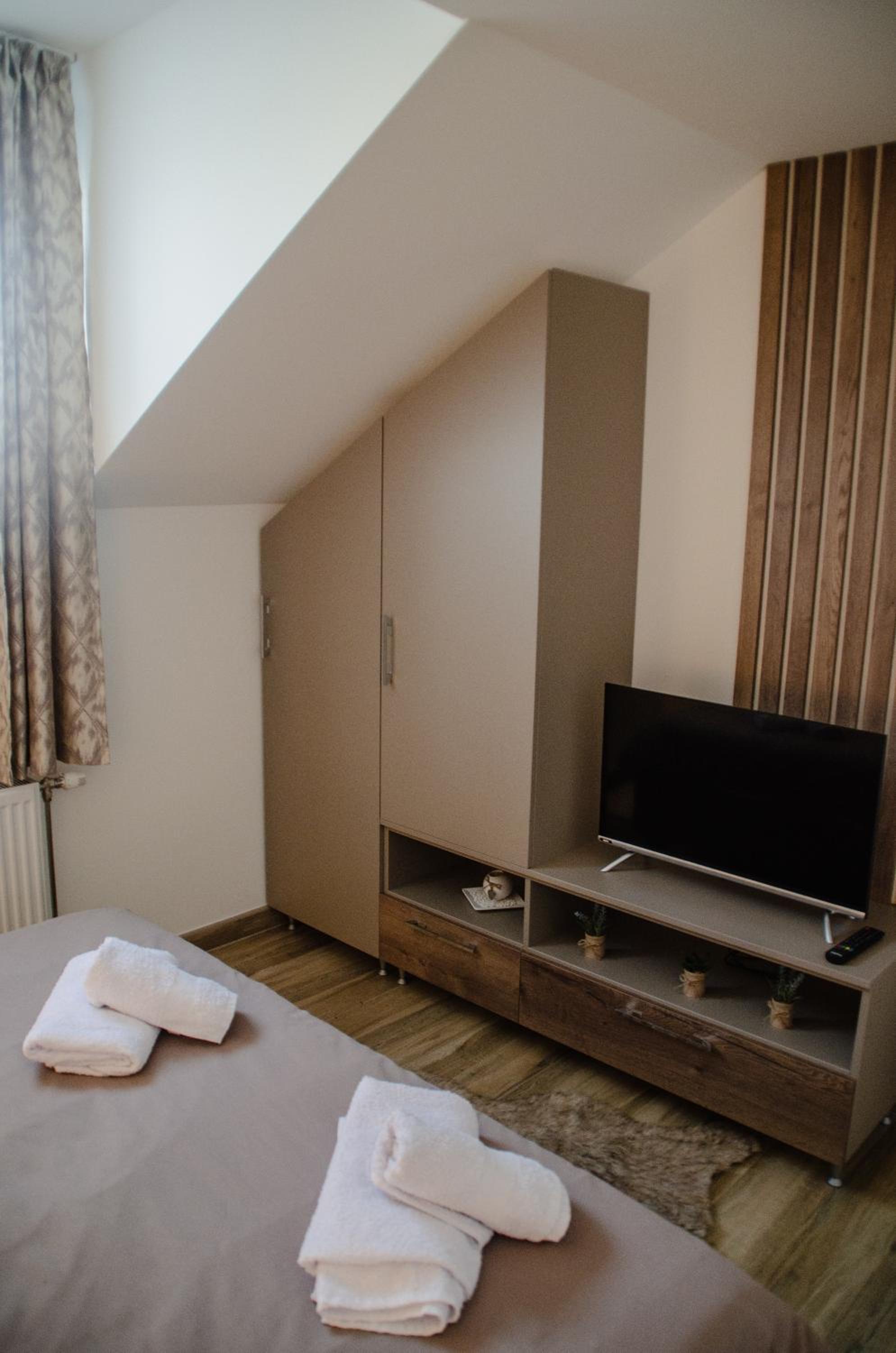 Harmonija Lux view 3