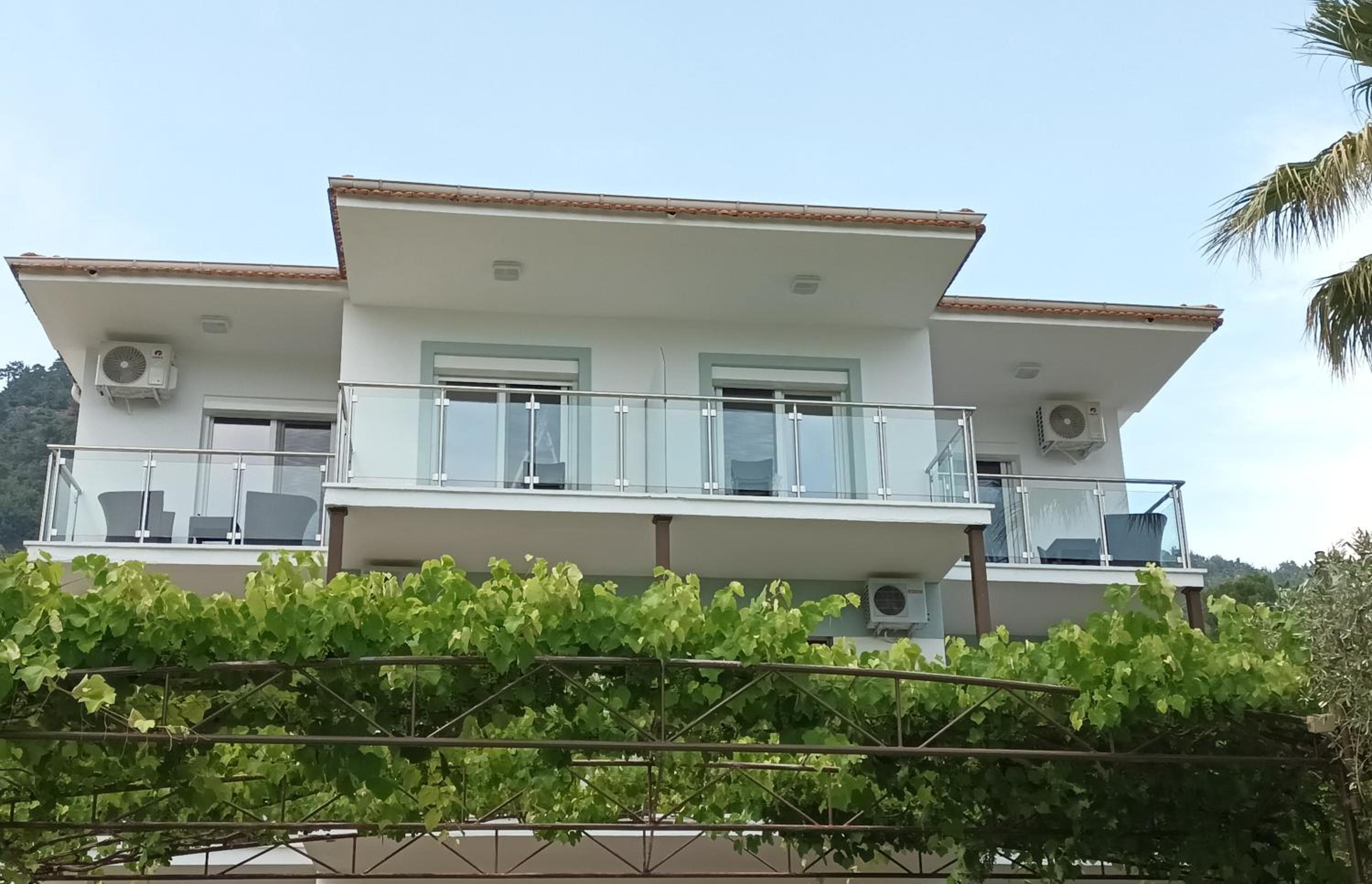 Olive Garden Villas and Apartments view 2