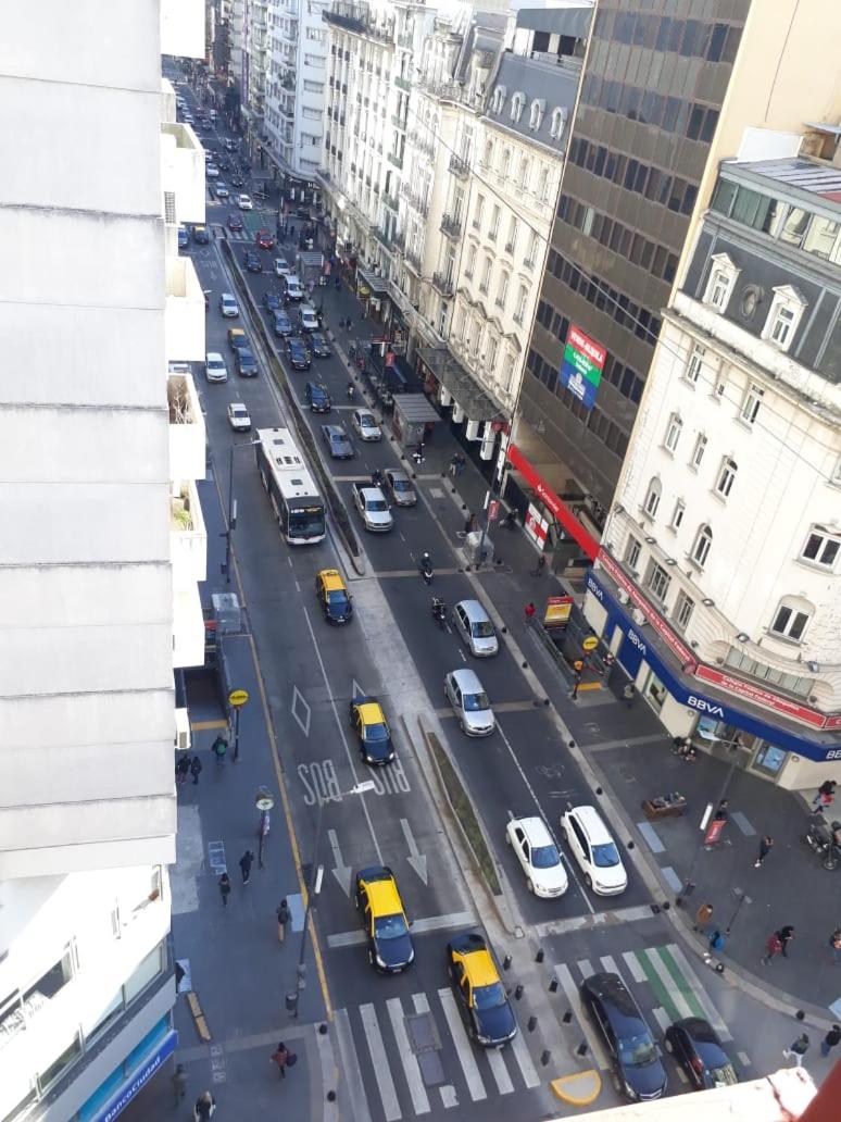 4 Ventanales sobre la Avenida Corrientes